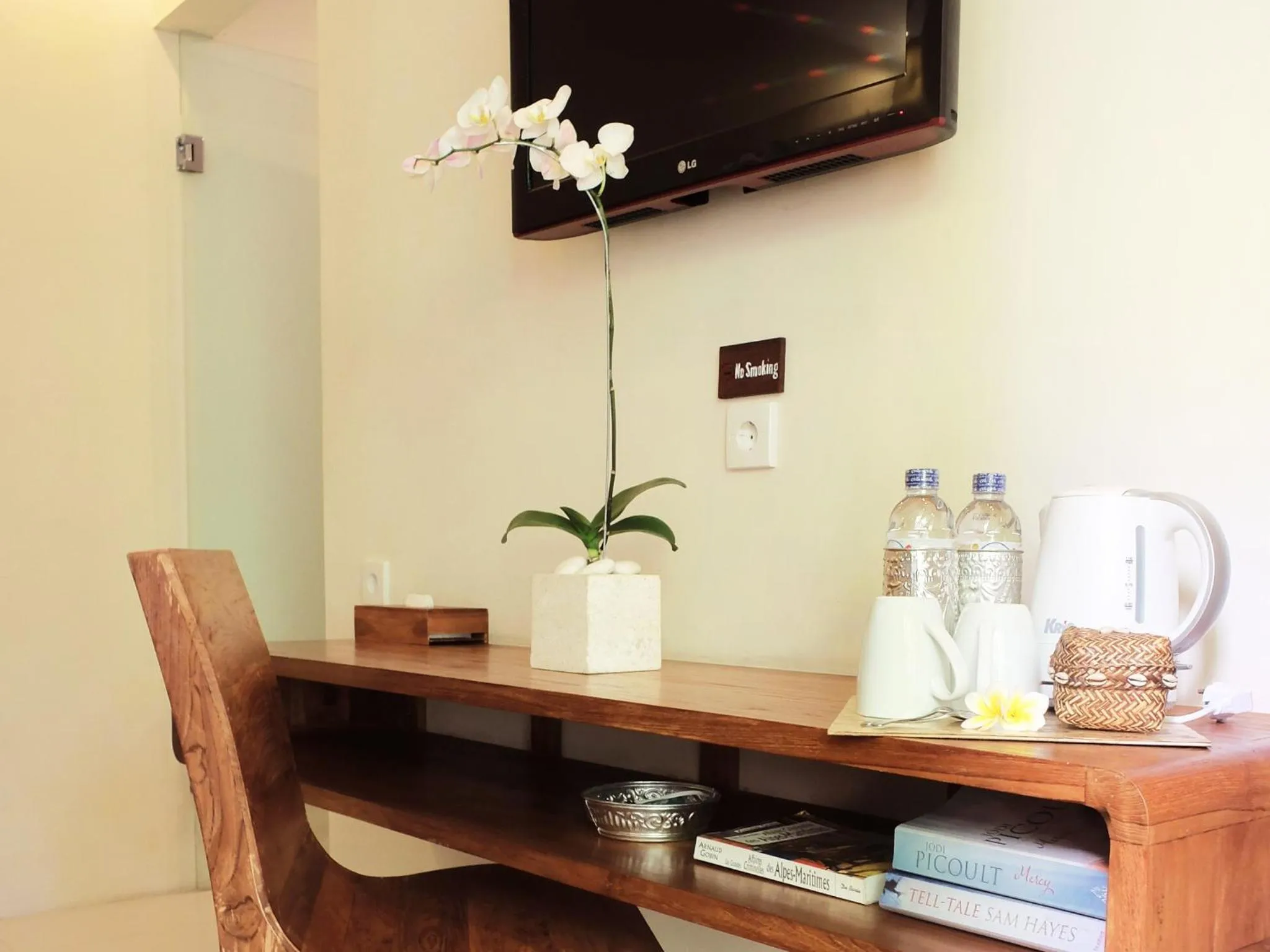 Coffee/tea facilities in Arana Suite