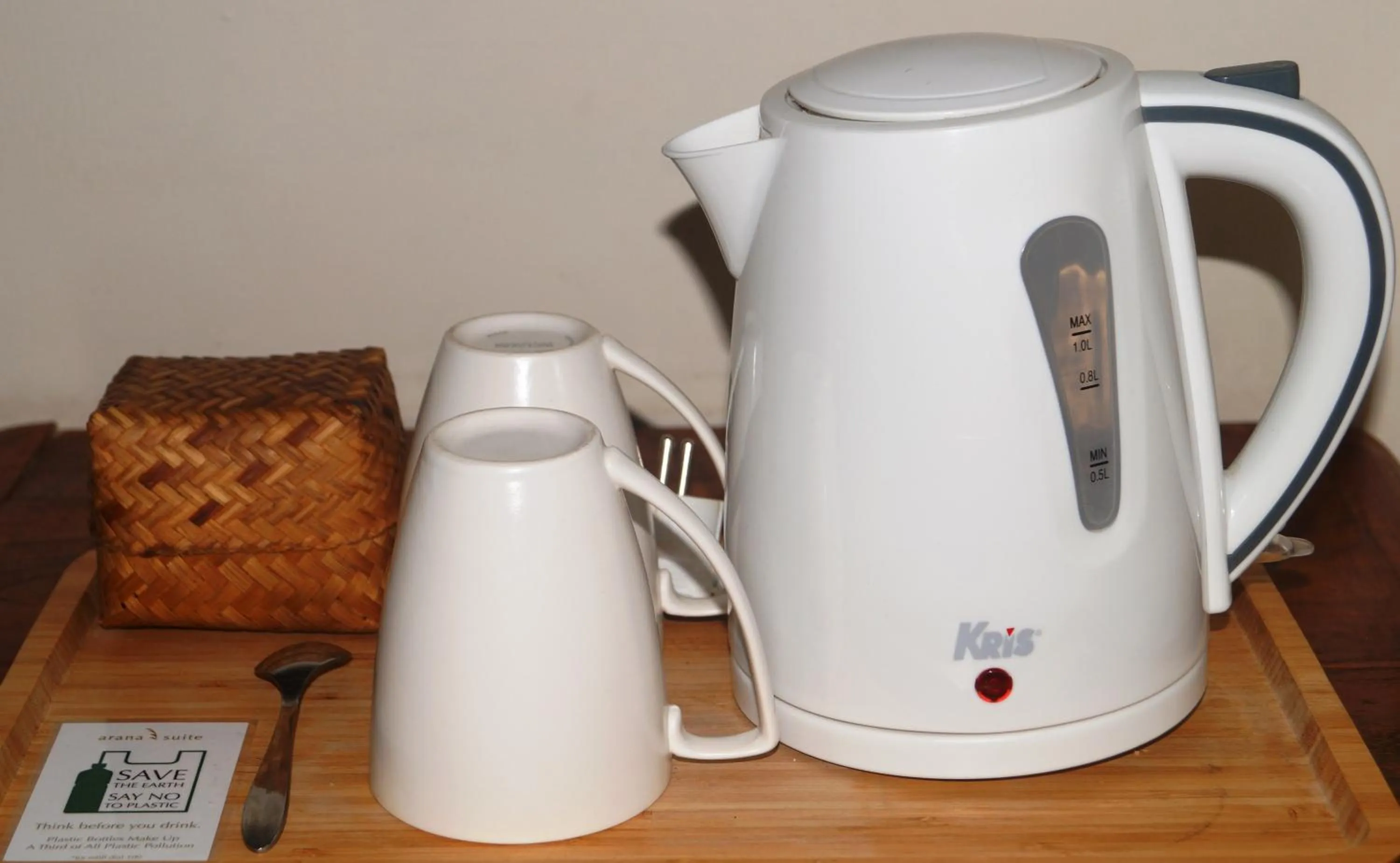 Coffee/tea facilities in Arana Suite