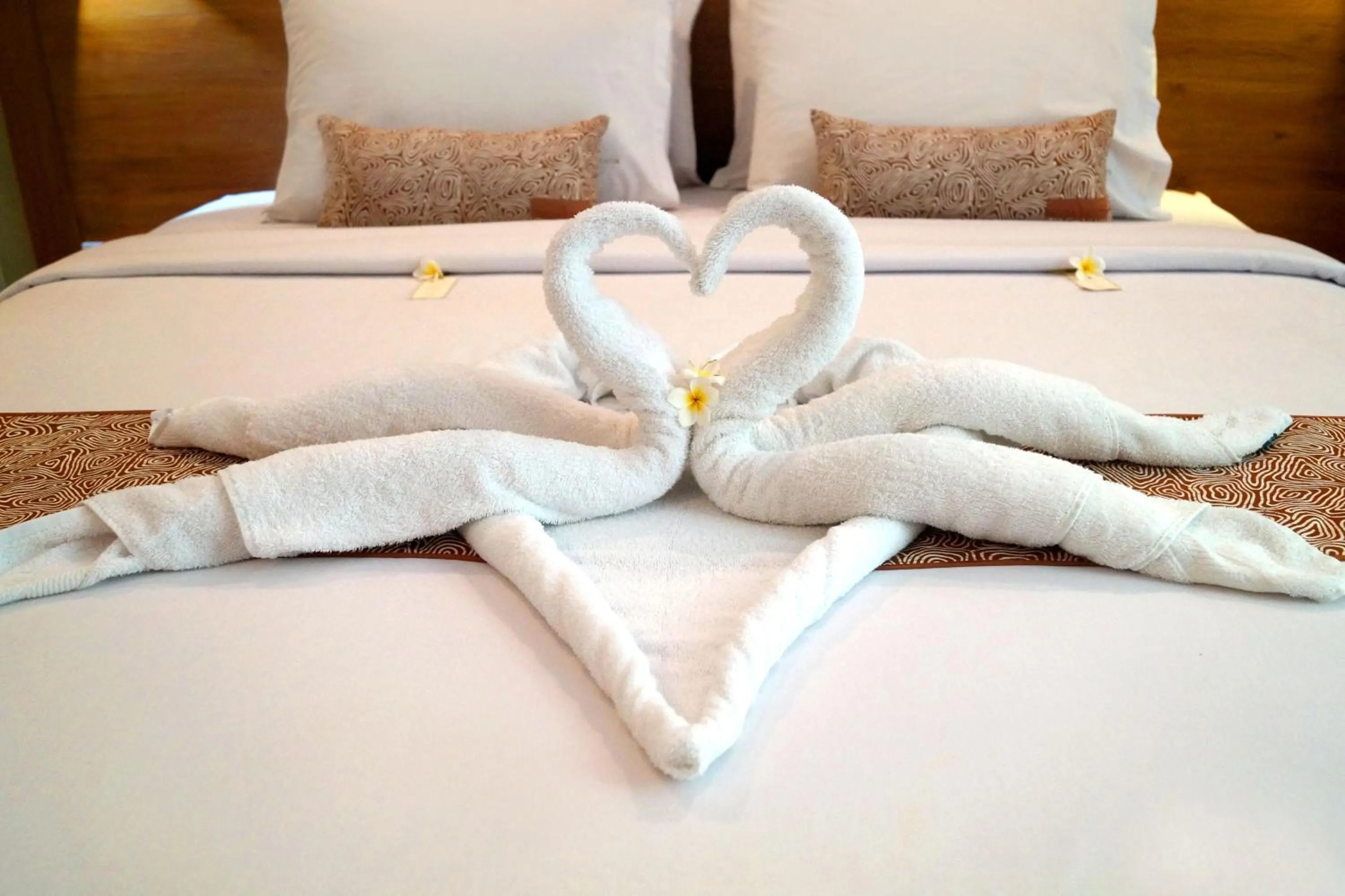 Bedroom, Bed in Arana Suite