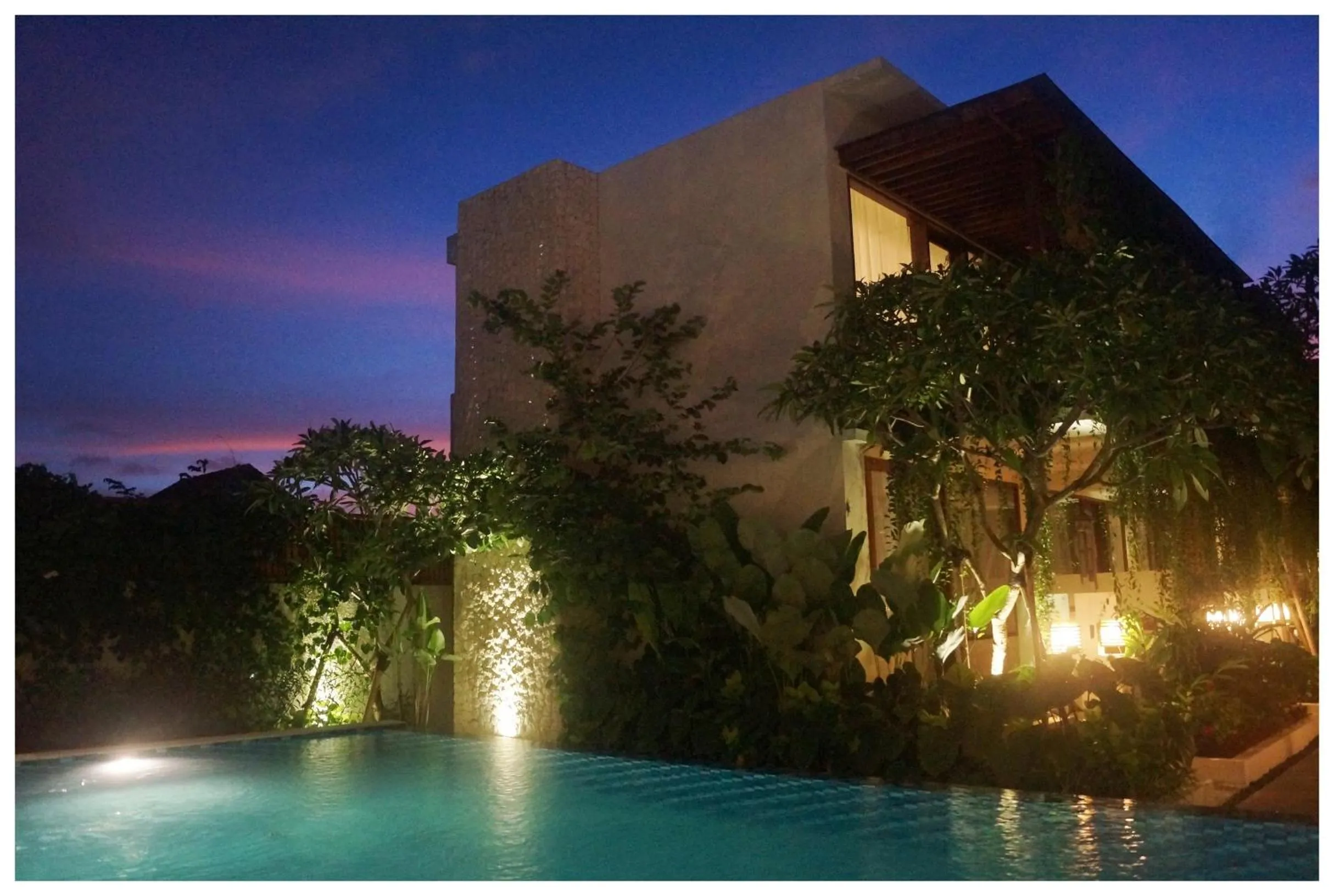 Swimming pool in Arana Suite