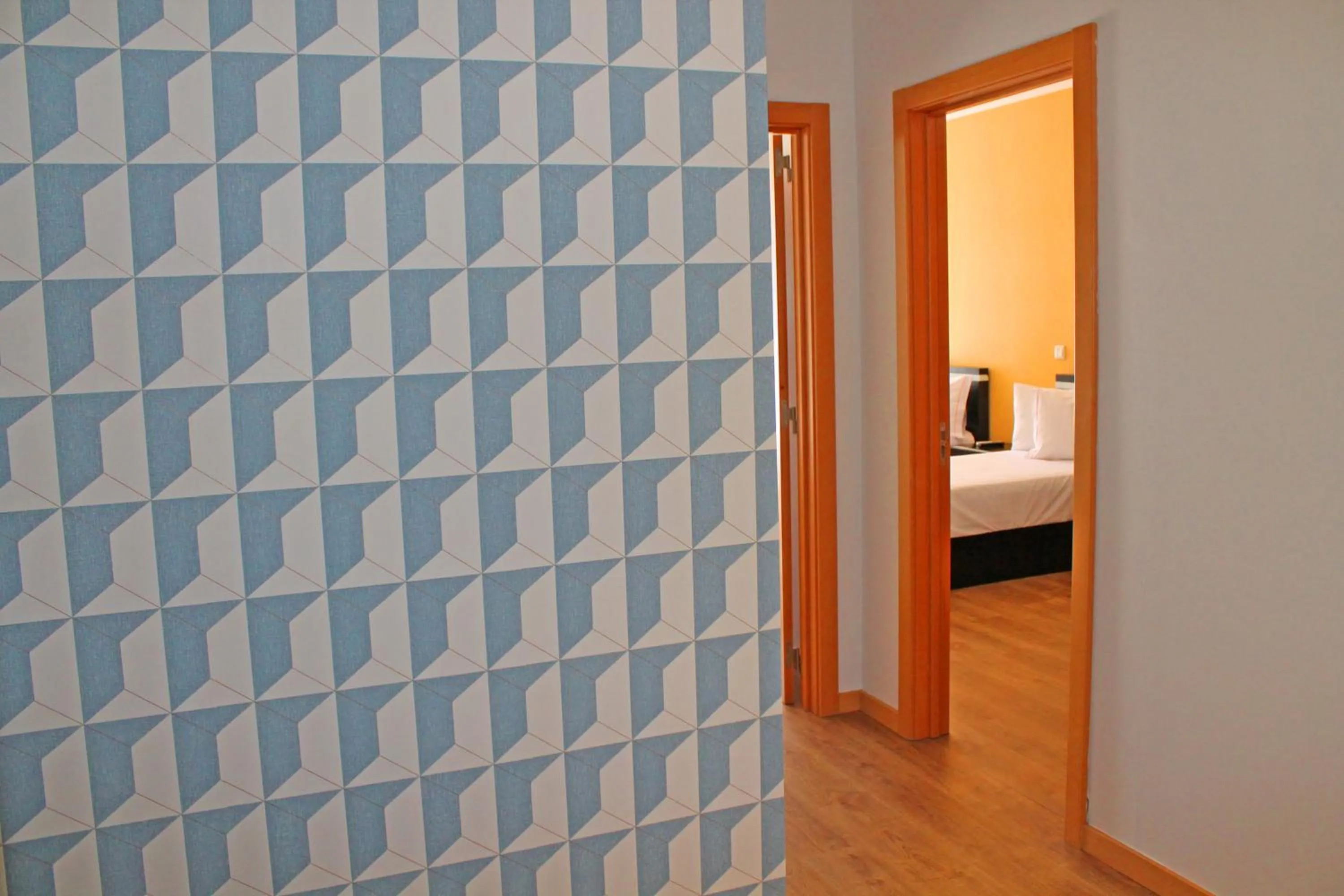 Decorative detail, Bed in Vivacity Porto - Rooms & Apartments