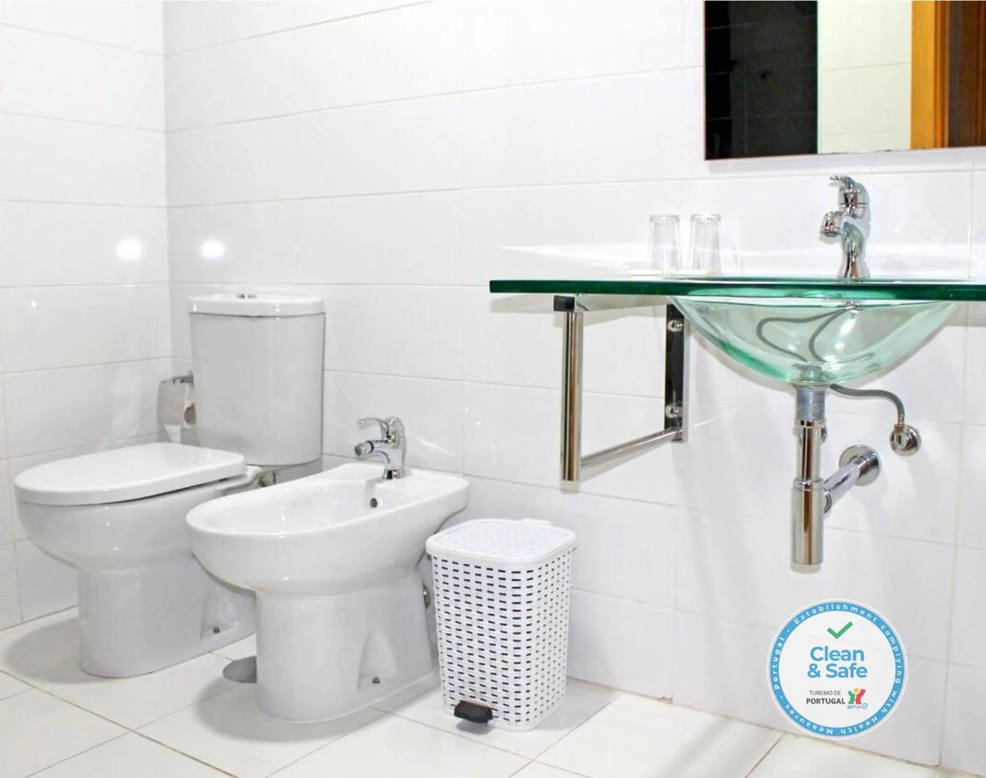 Bathroom in Vivacity Porto - Rooms & Apartments