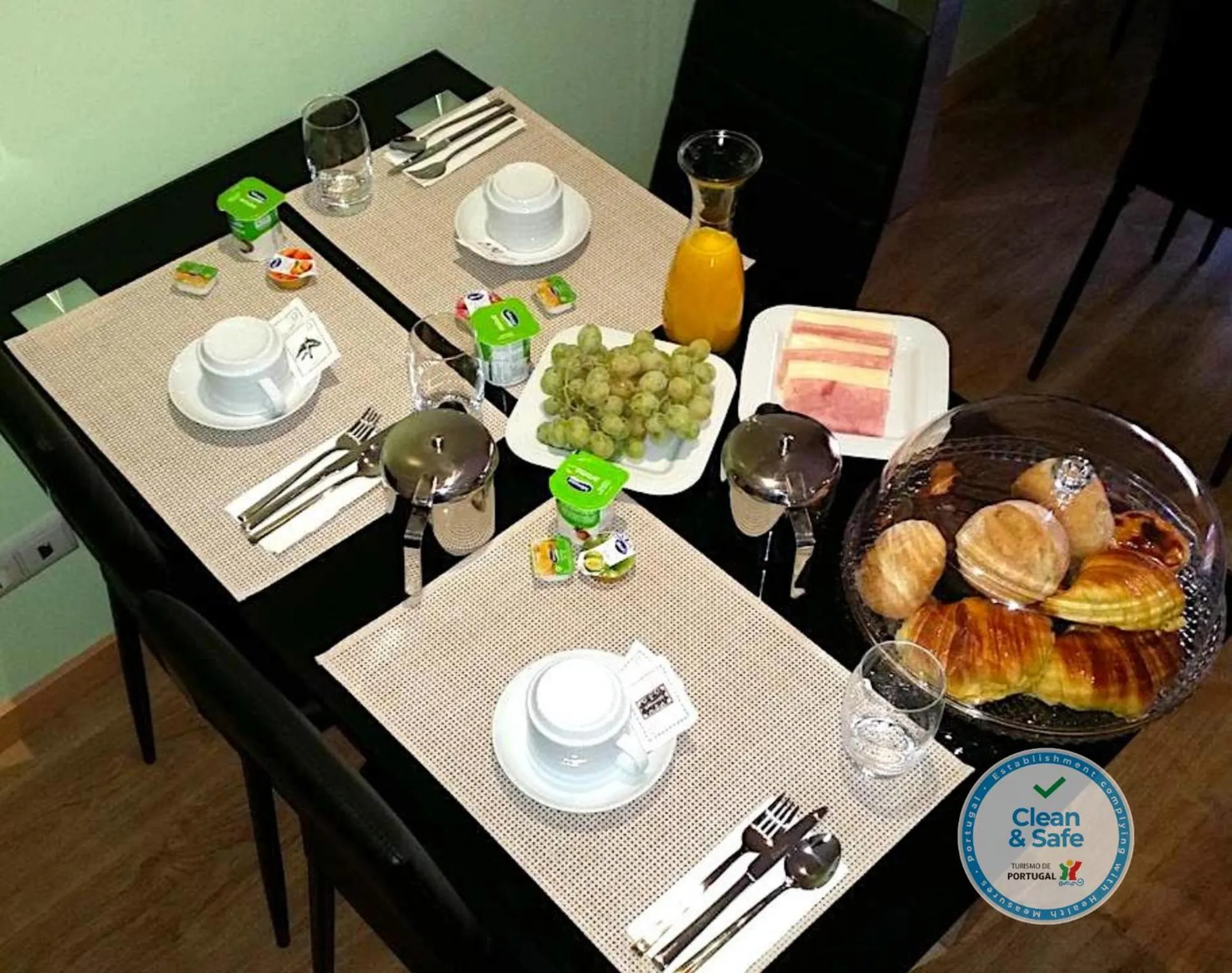 Breakfast in Vivacity Porto - Rooms & Apartments