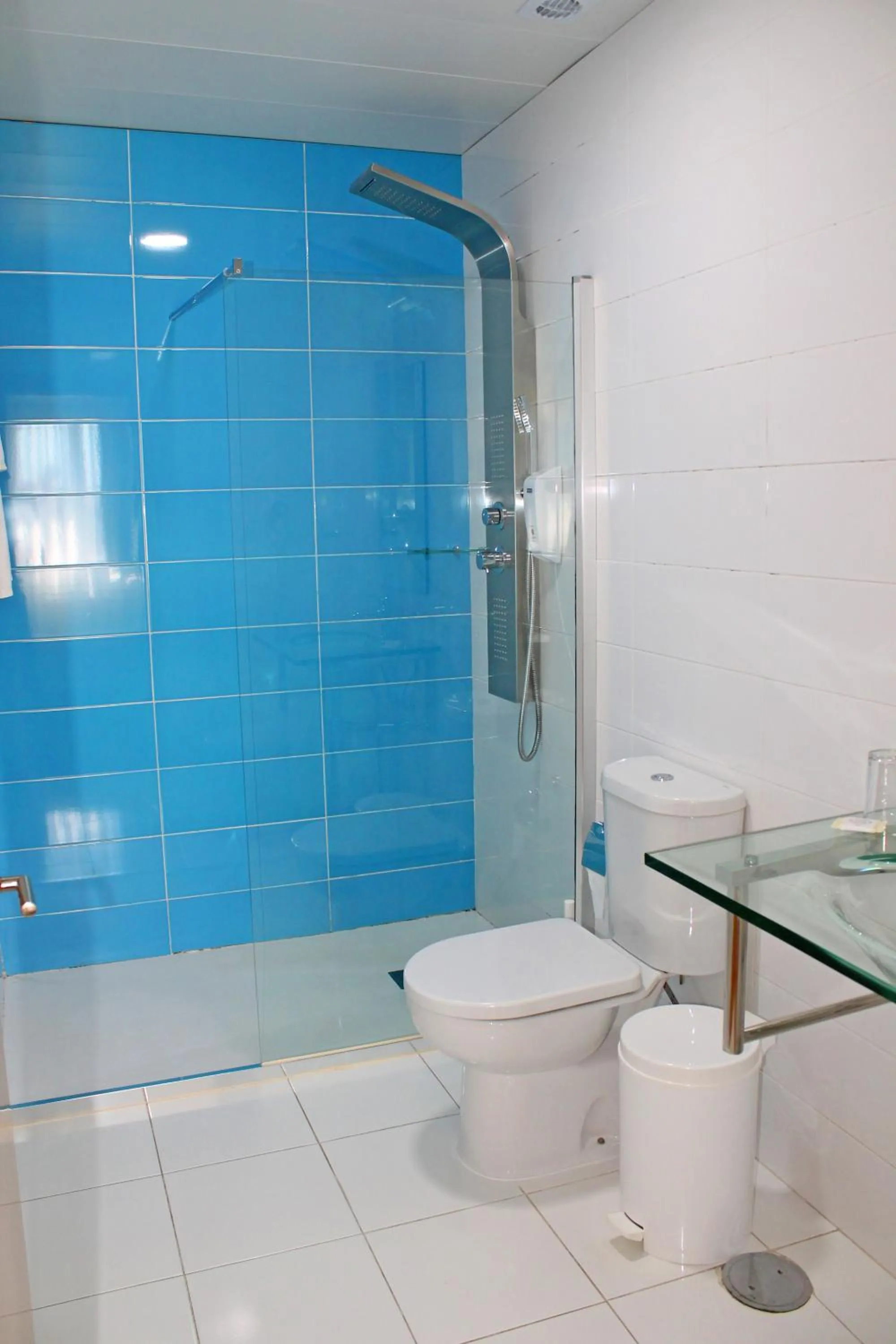 Bathroom in Vivacity Porto - Rooms & Apartments