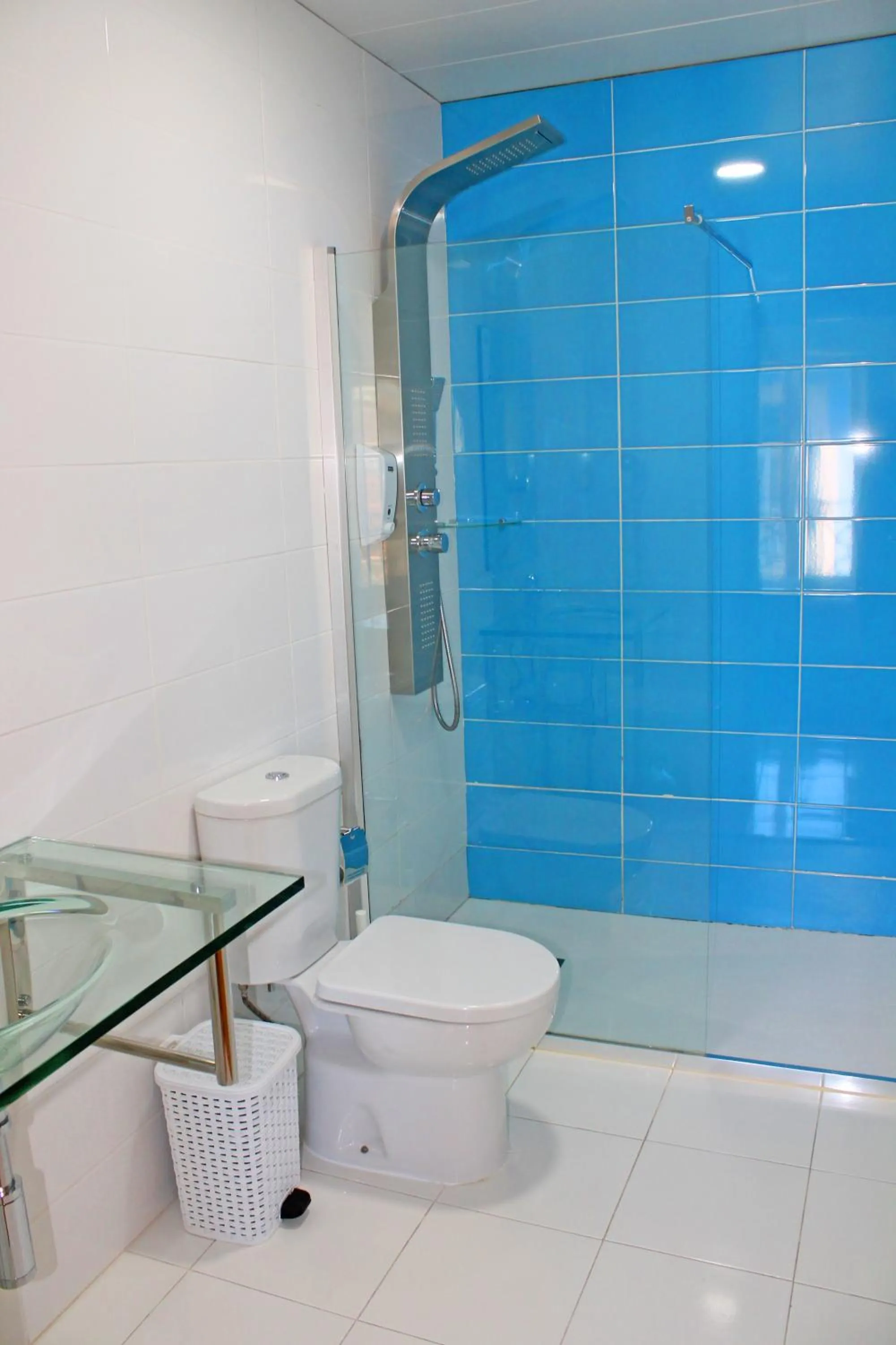 Bathroom in Vivacity Porto - Rooms & Apartments