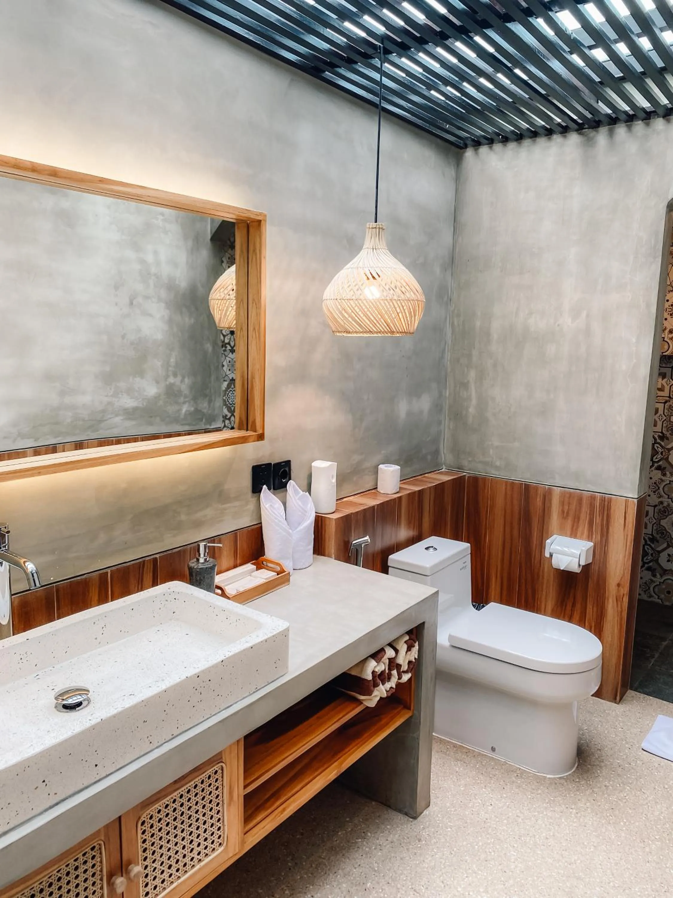 Toilet in Uluwatu Cottages