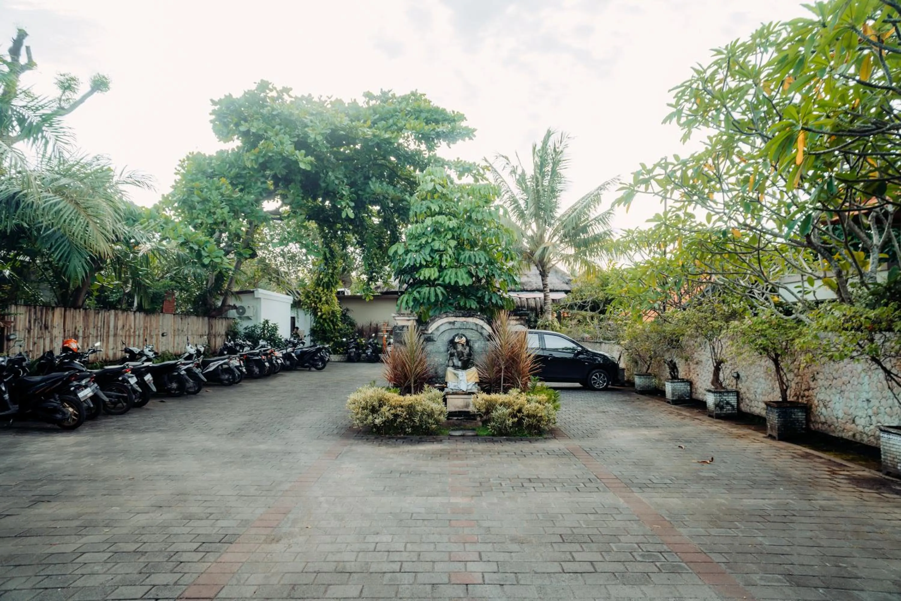 Garden view in Uluwatu Cottages