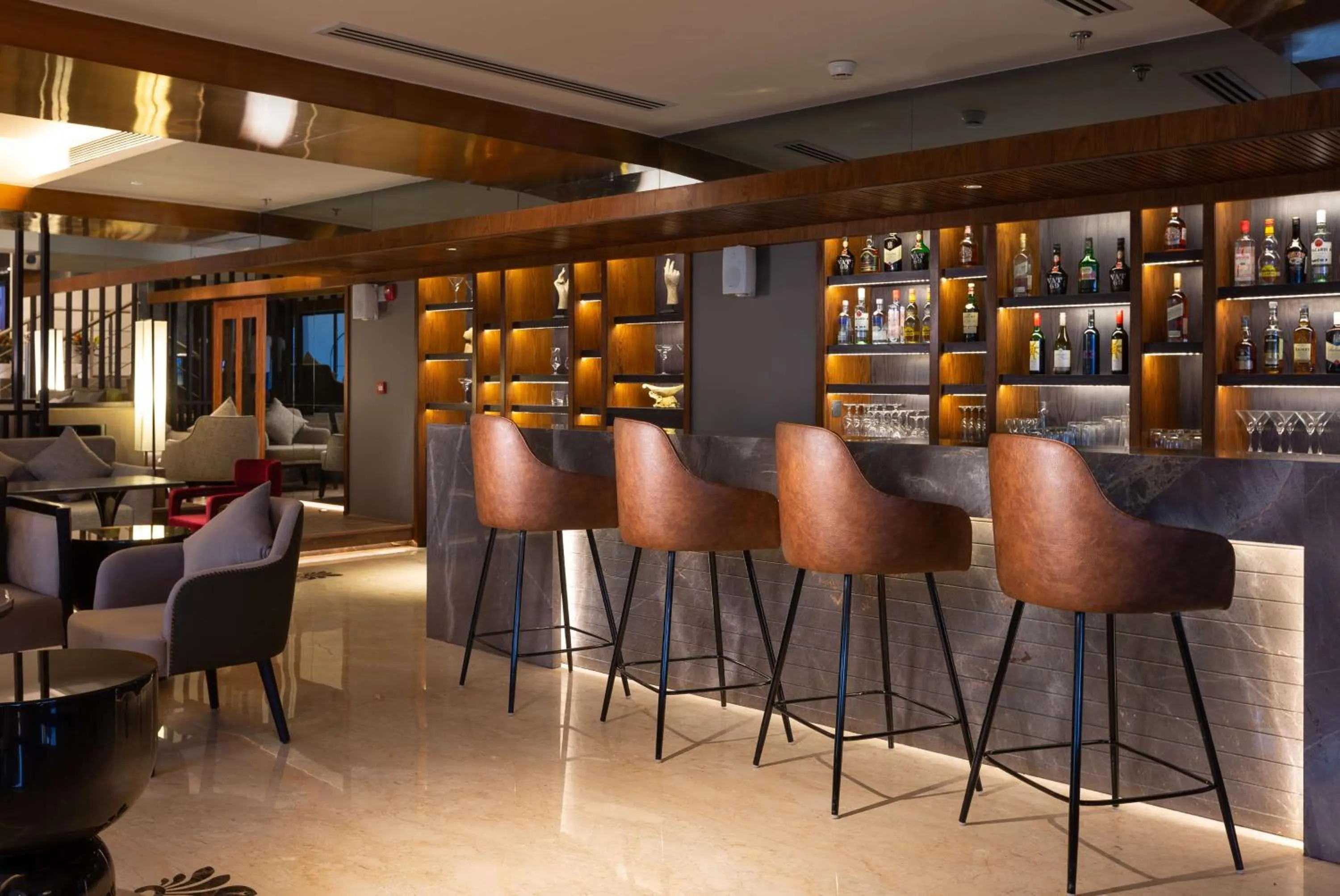 Lounge or bar in The Oasis Mussoorie - A Member of Radisson Individuals