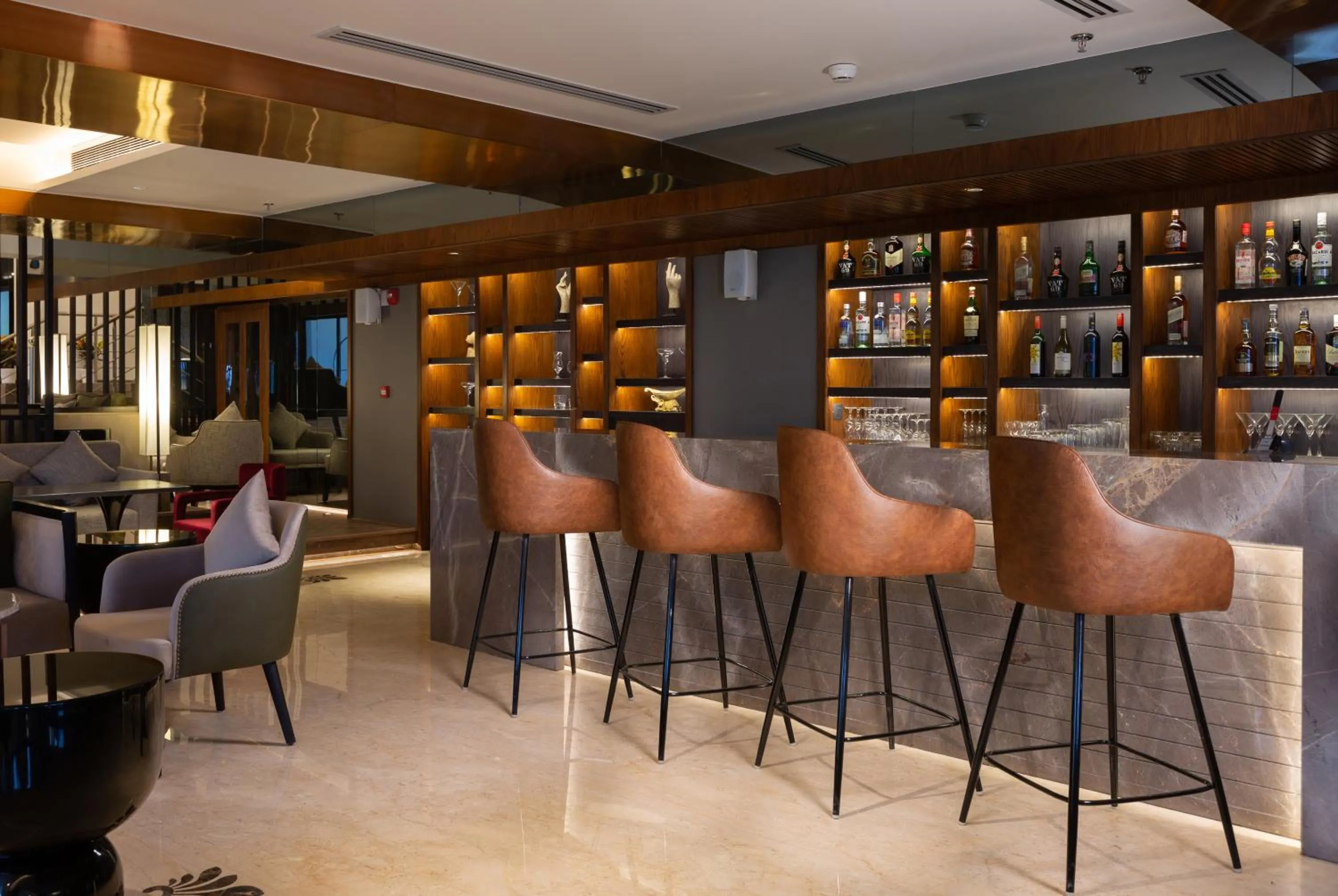 Lounge or bar in The Oasis Mussoorie - A Member of Radisson Individuals