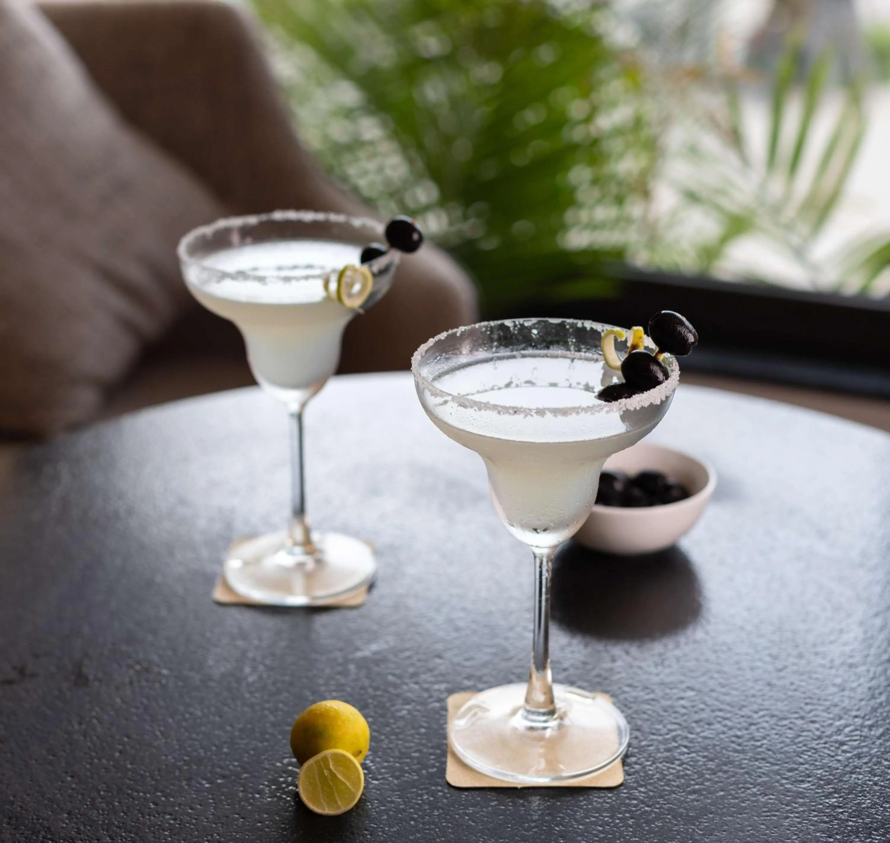 Lounge or bar in The Oasis Mussoorie - A Member of Radisson Individuals