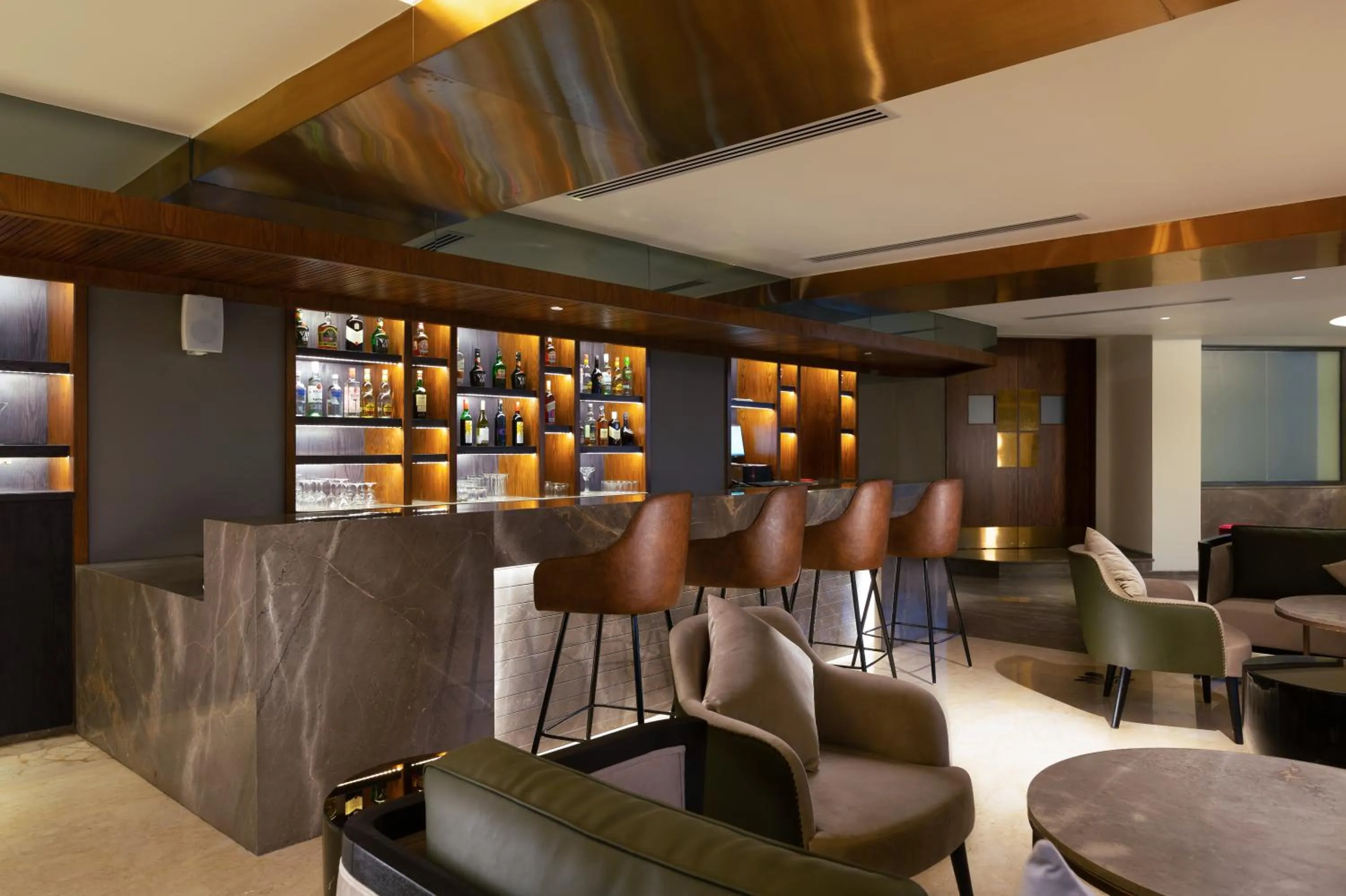 Lounge or bar in The Oasis Mussoorie - A Member of Radisson Individuals