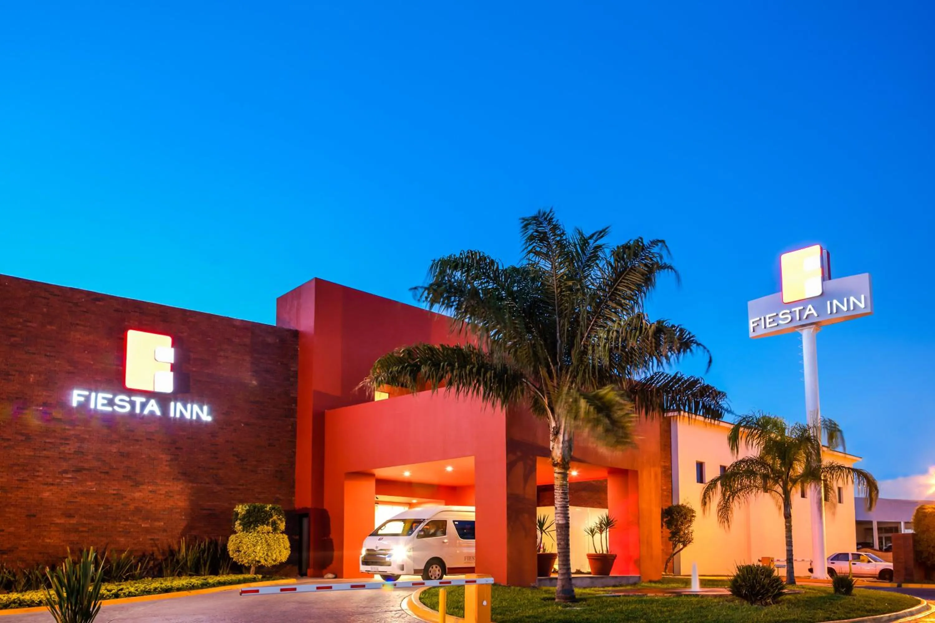Property building in Fiesta Inn Monterrey la Fe