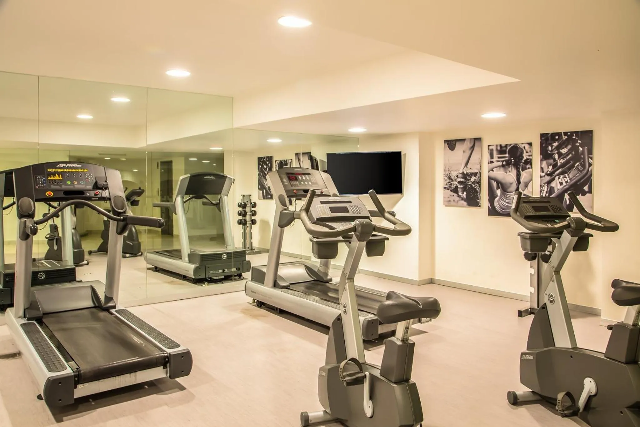 Fitness centre/facilities in Fiesta Inn Monterrey la Fe