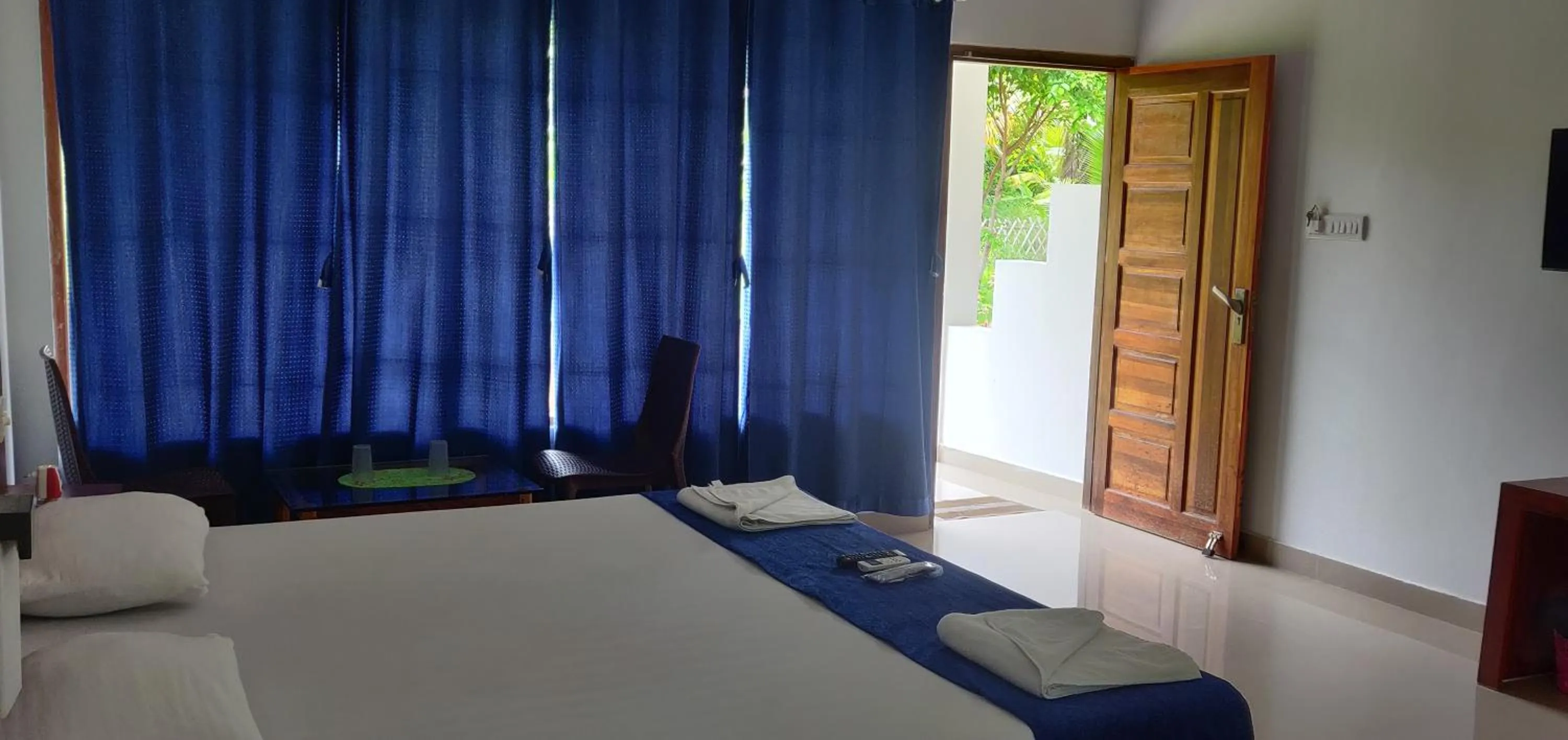 Bed in Hotel Exotica Squares