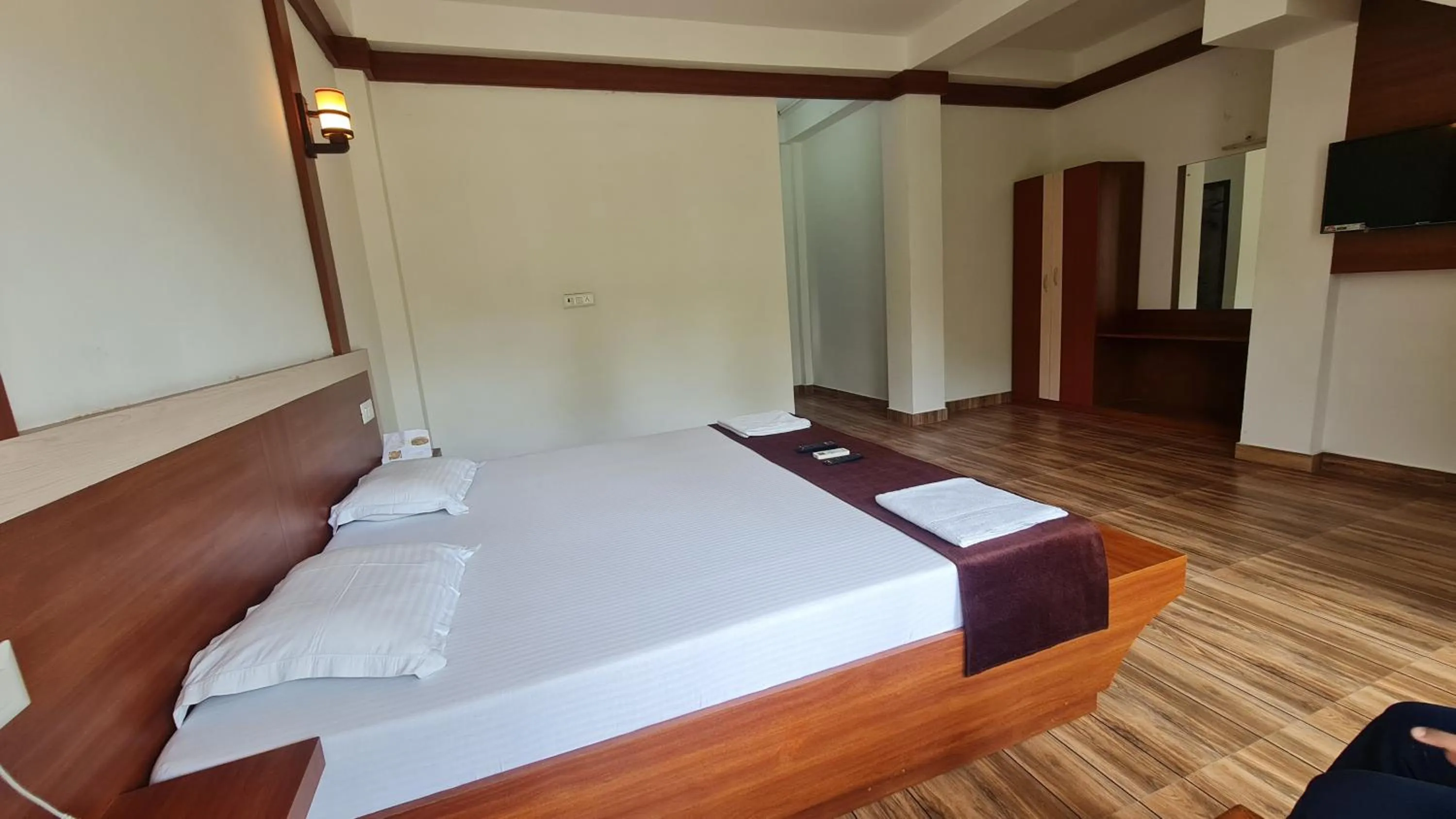 Bed in Hotel Exotica Squares