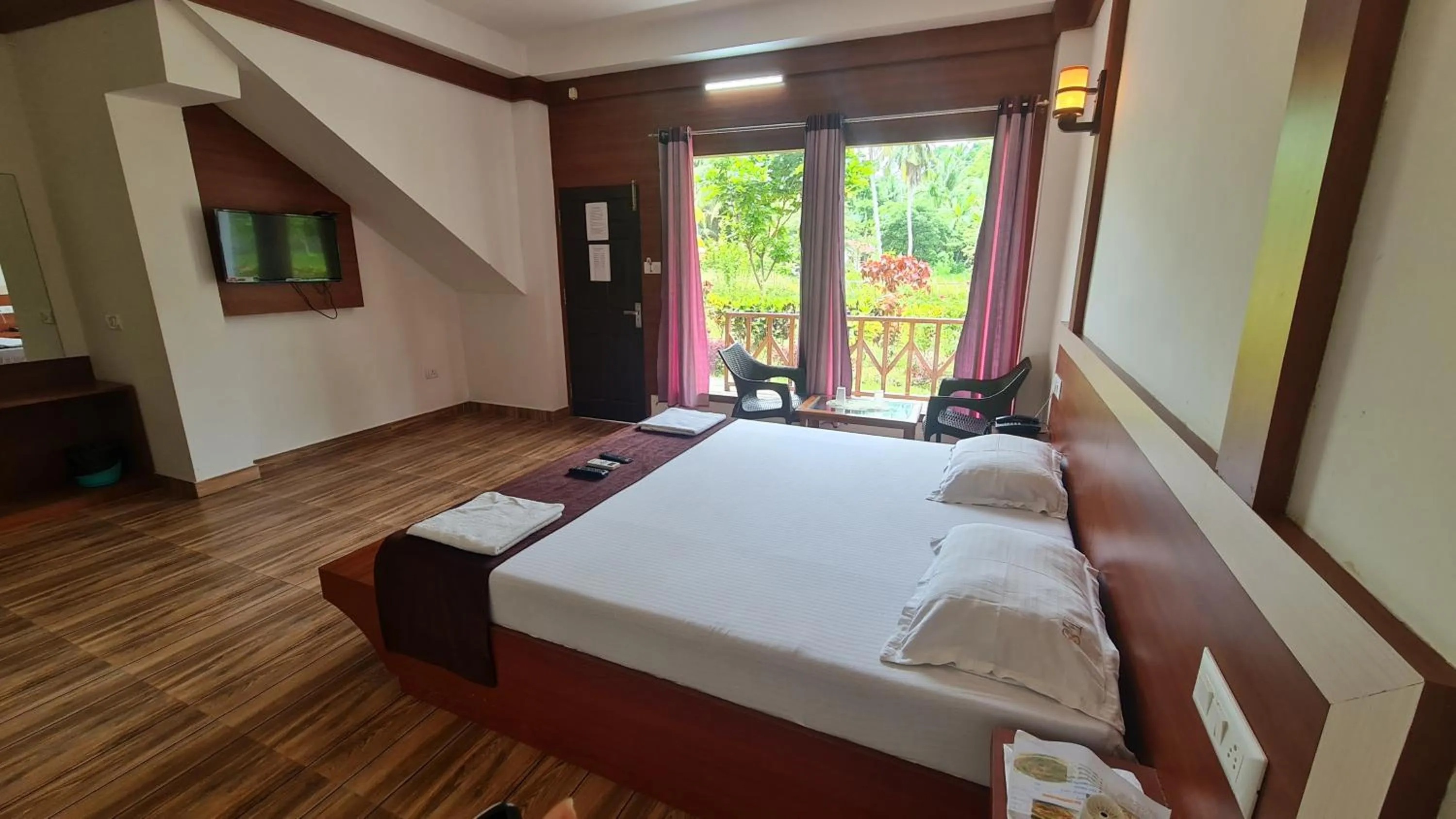 Bed in Hotel Exotica Squares