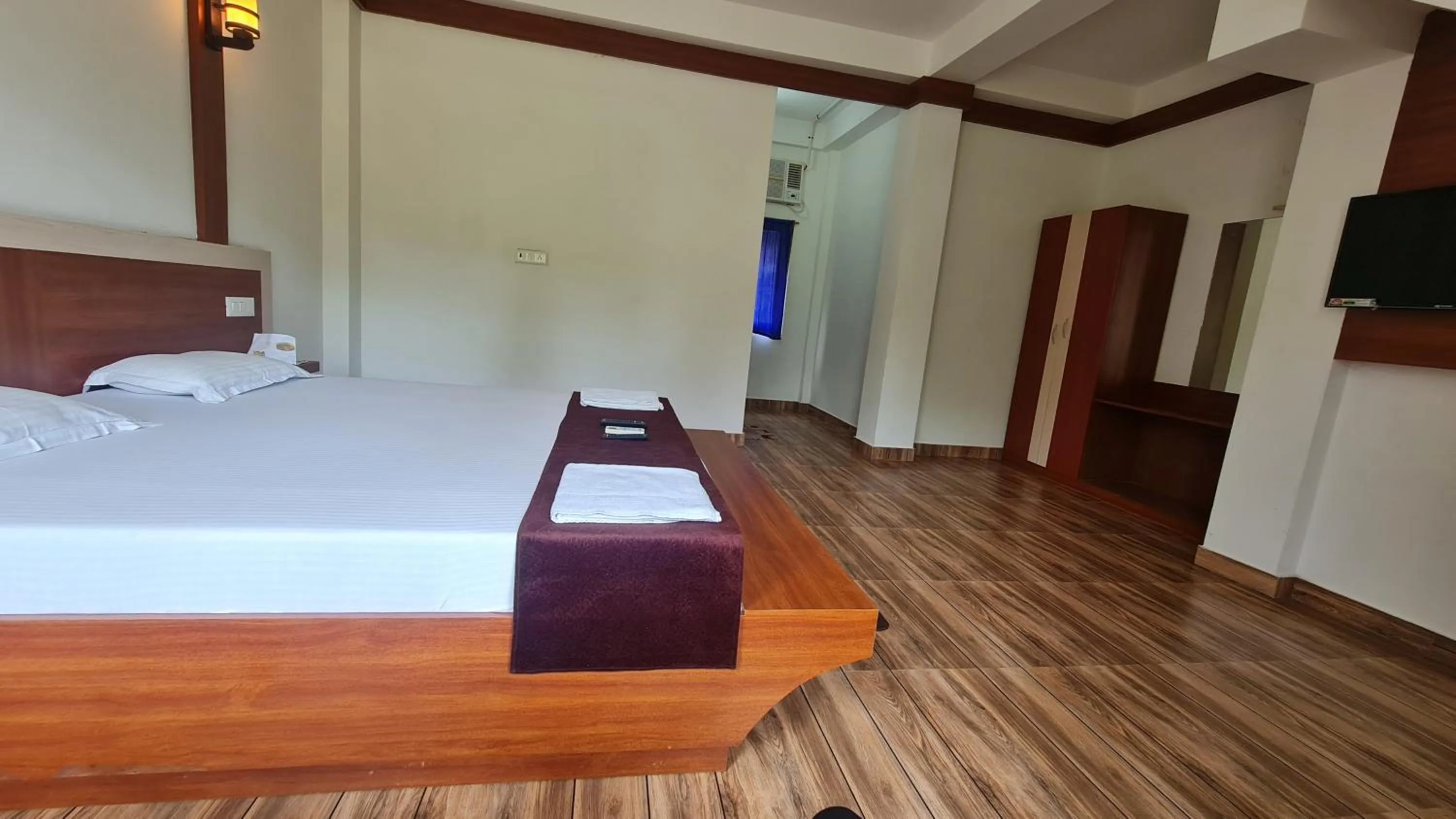 Bed in Hotel Exotica Squares