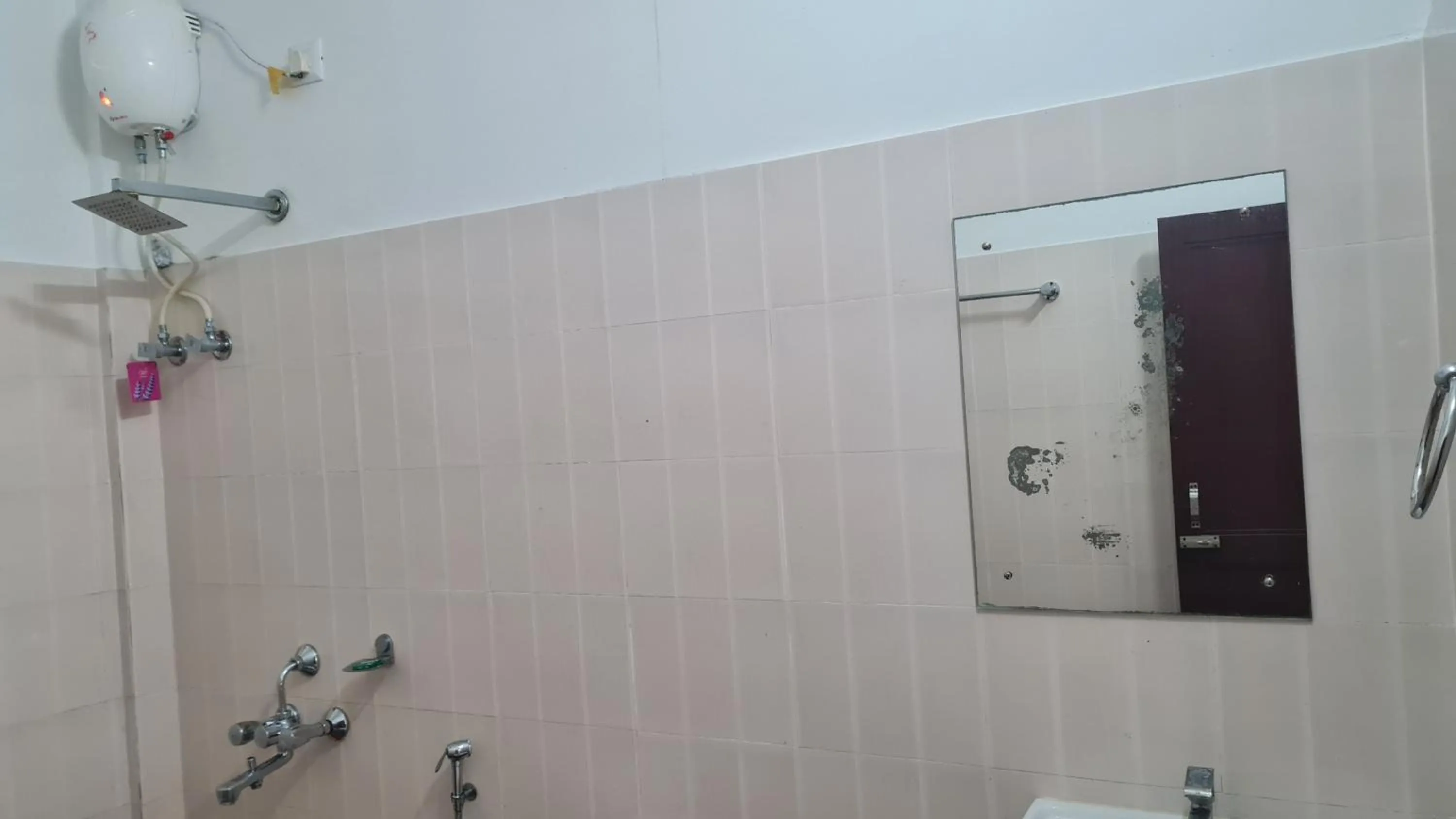 Hotel Exotica Squares