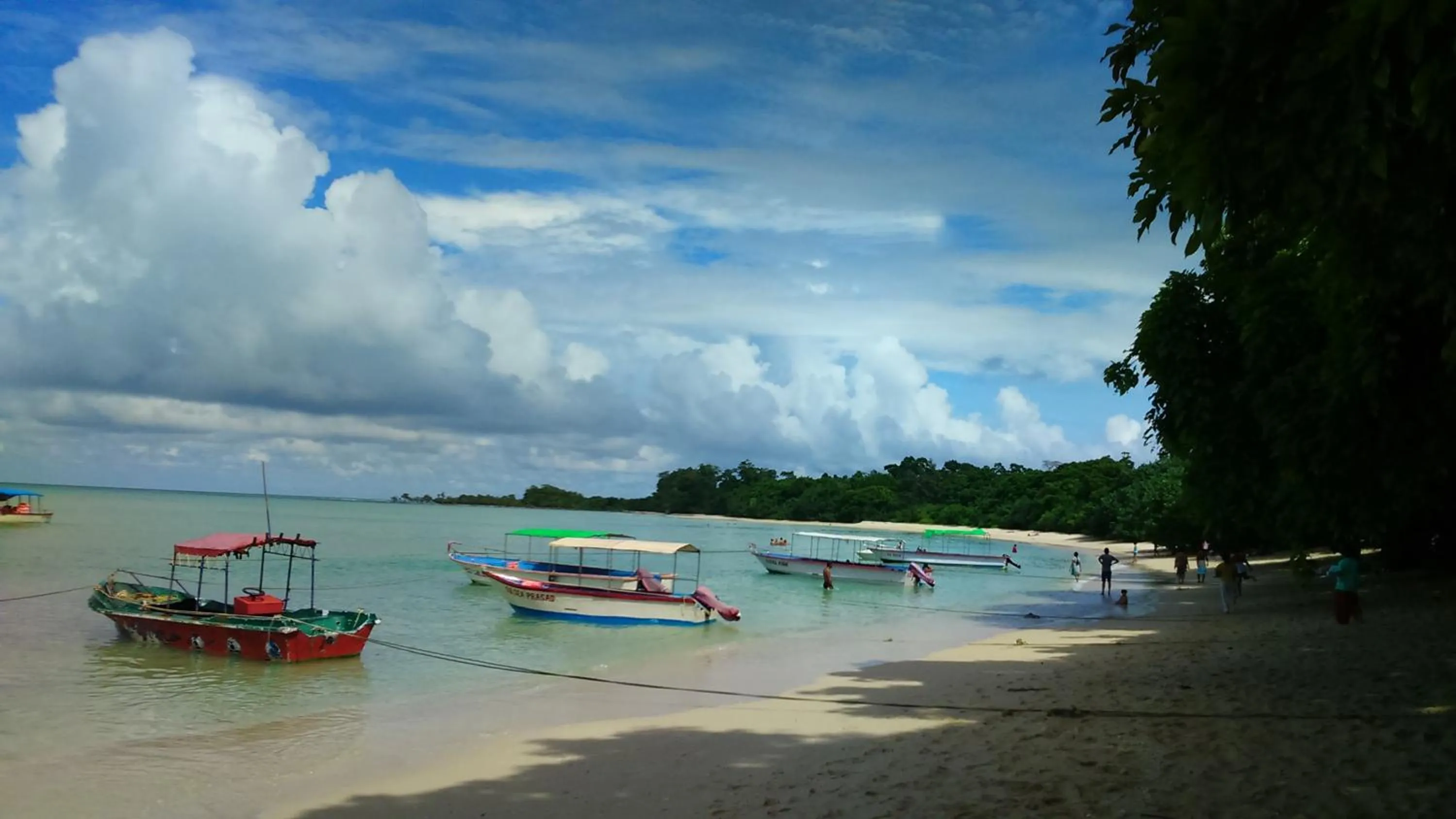 Day in Hotel Exotica Squares