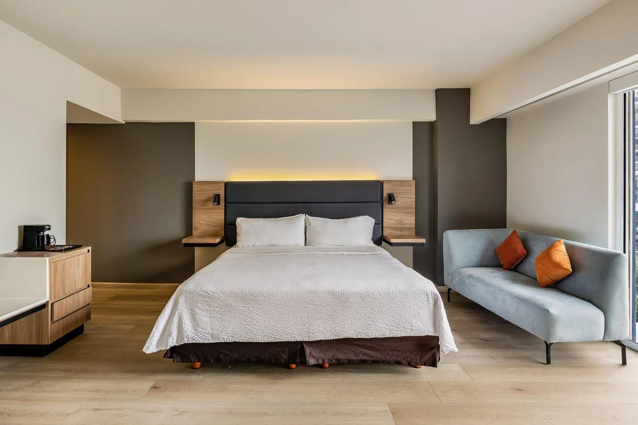 Bedroom, Bed in Fiesta Inn Monterrey Valle