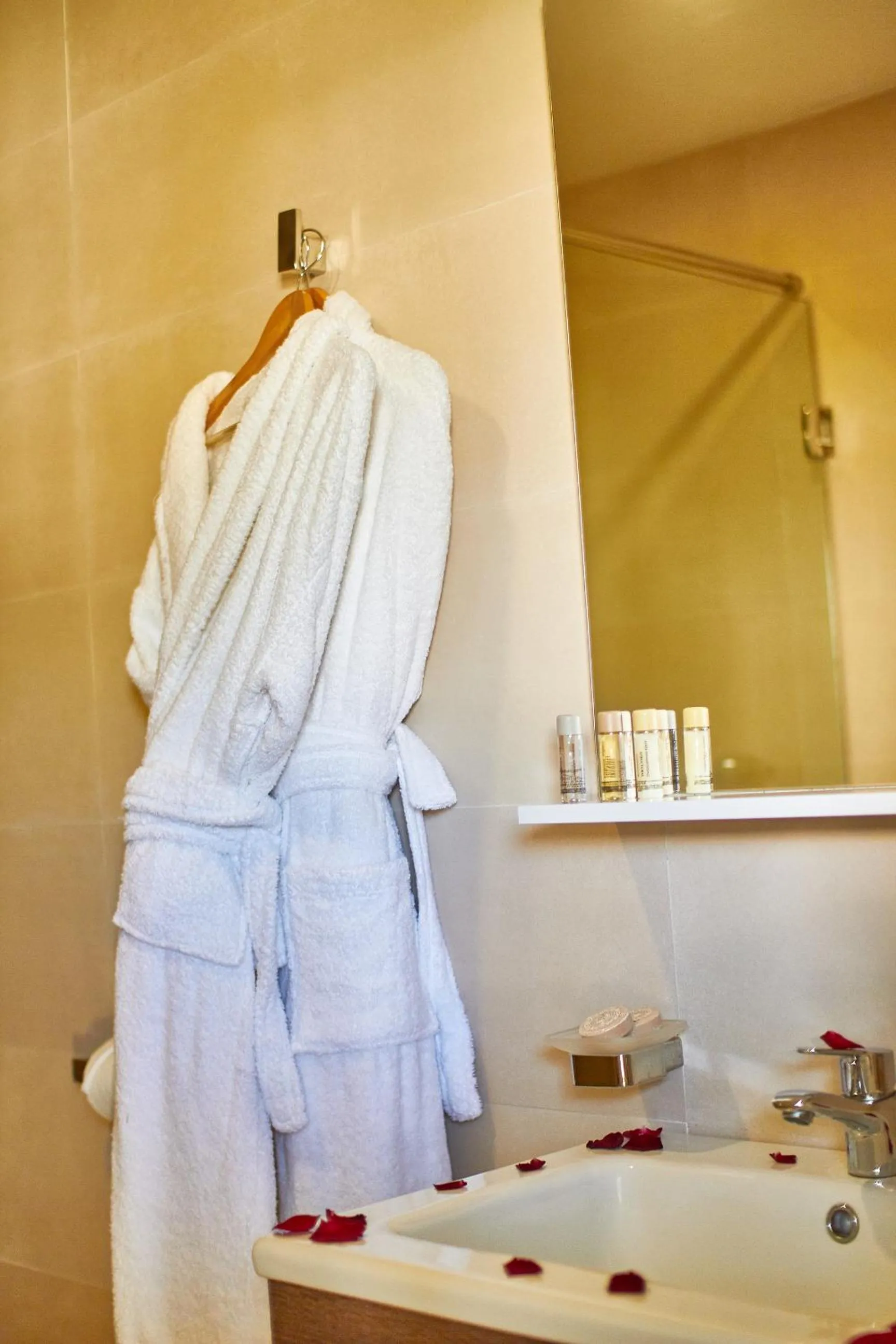 Mabrouk Hotel and Suites- Adult only