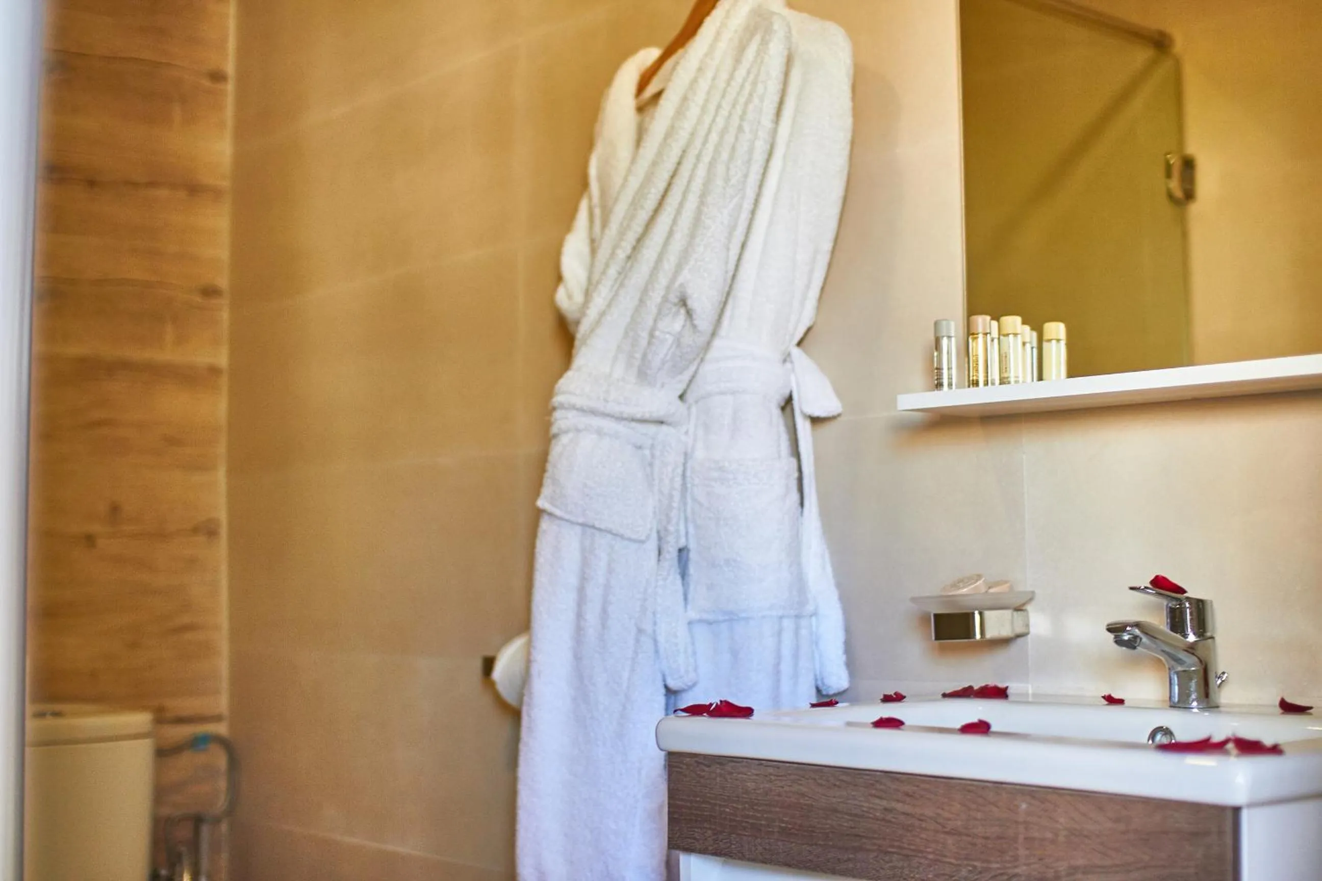 Mabrouk Hotel and Suites- Adult only