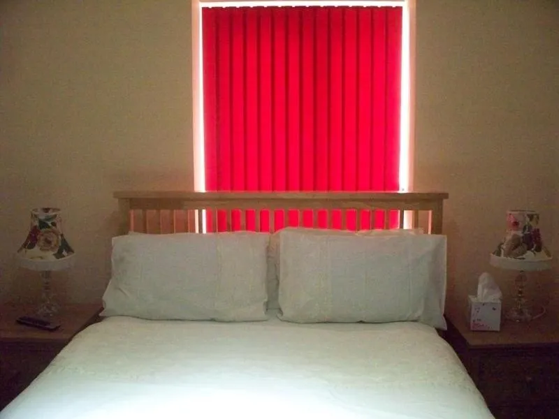 Day, Bed in The Horseshoe