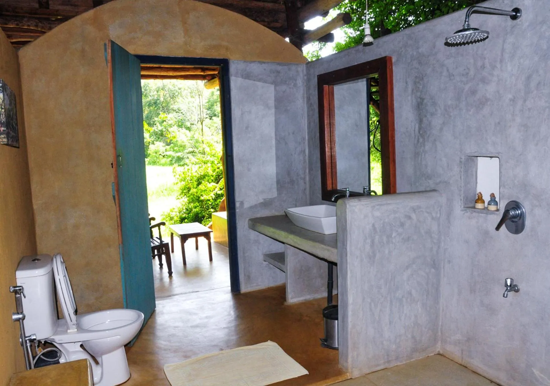 Bathroom in Back of Beyond - Wild Haven