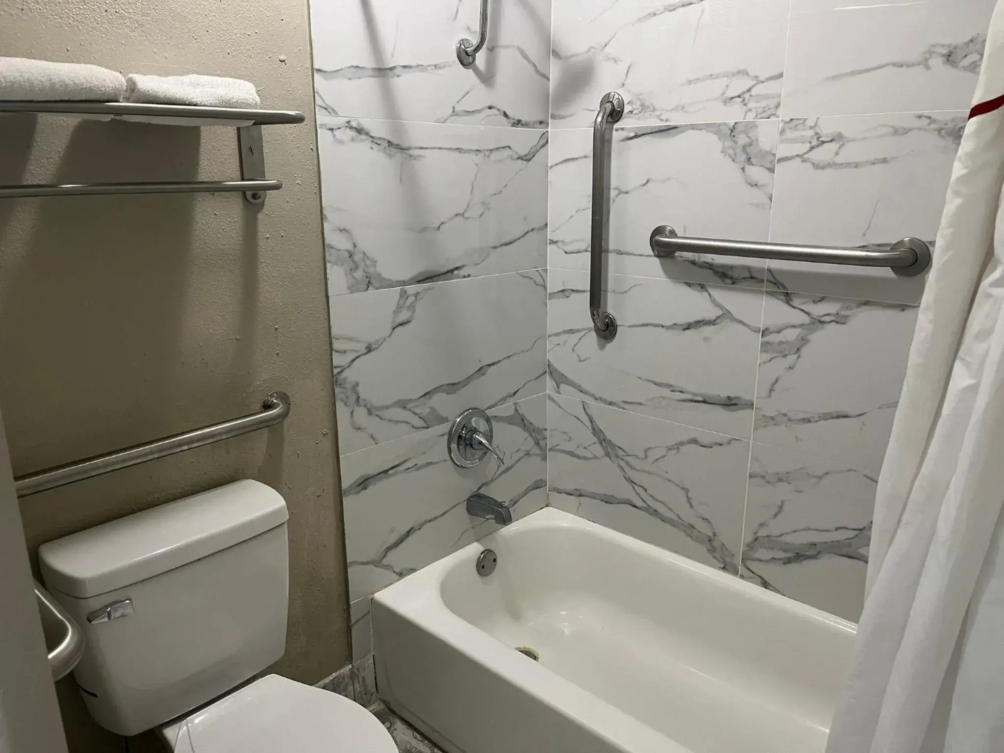 Deluxe Room with Two Queen Beds Disability Access Non-Smoking in Red Roof Inn Kimball, TN I-24 Deluxe Room with Two Queen Beds Disability Access Non-Smoking in Red Roof Inn Kimball, TN I-24