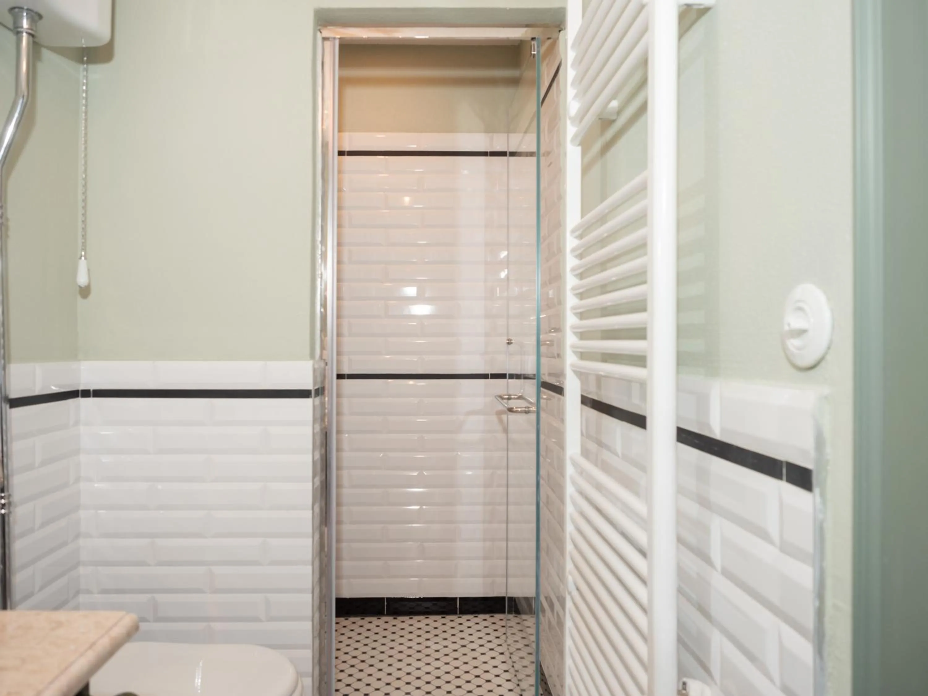 Shower in Vila Ebel Hotel Pool & Spa