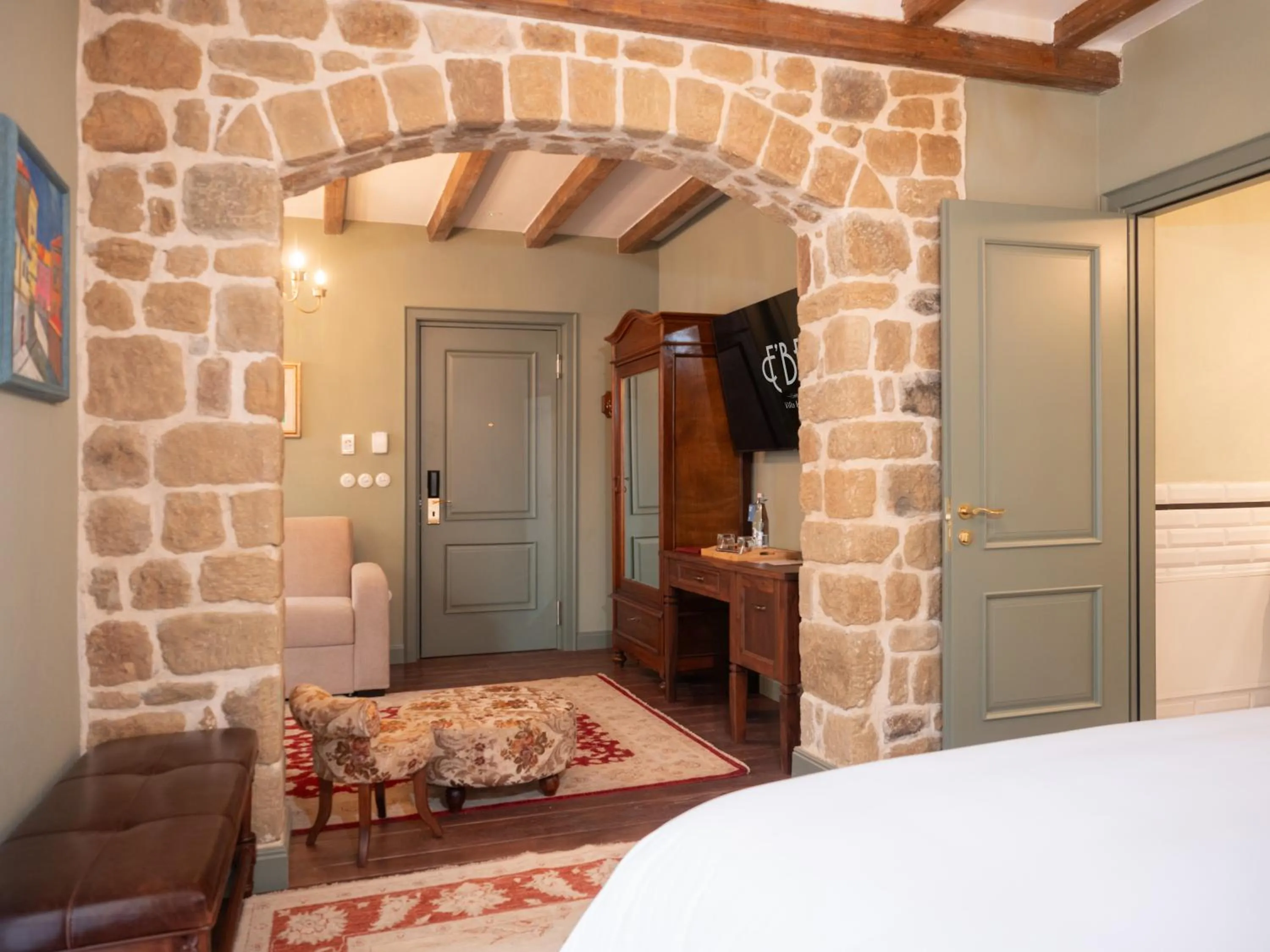 Photo of the whole room, Bed in Vila Ebel Hotel Pool & Spa