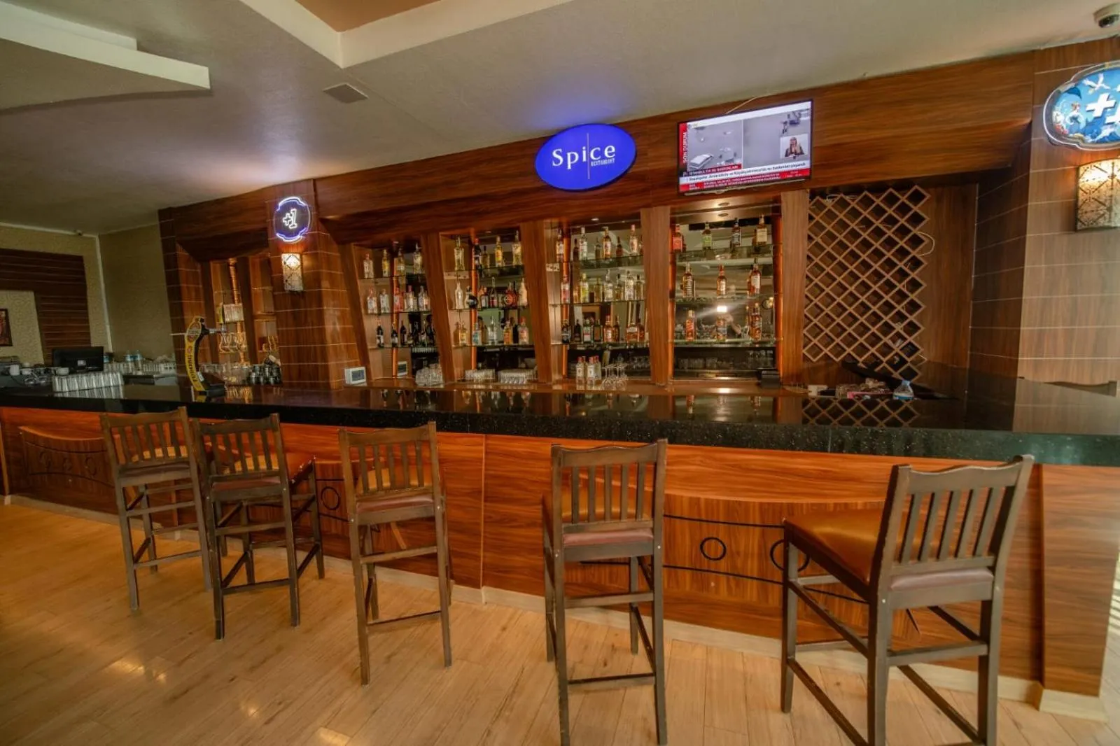 Lounge or bar in Grand Hotel & Convention Center Karaman