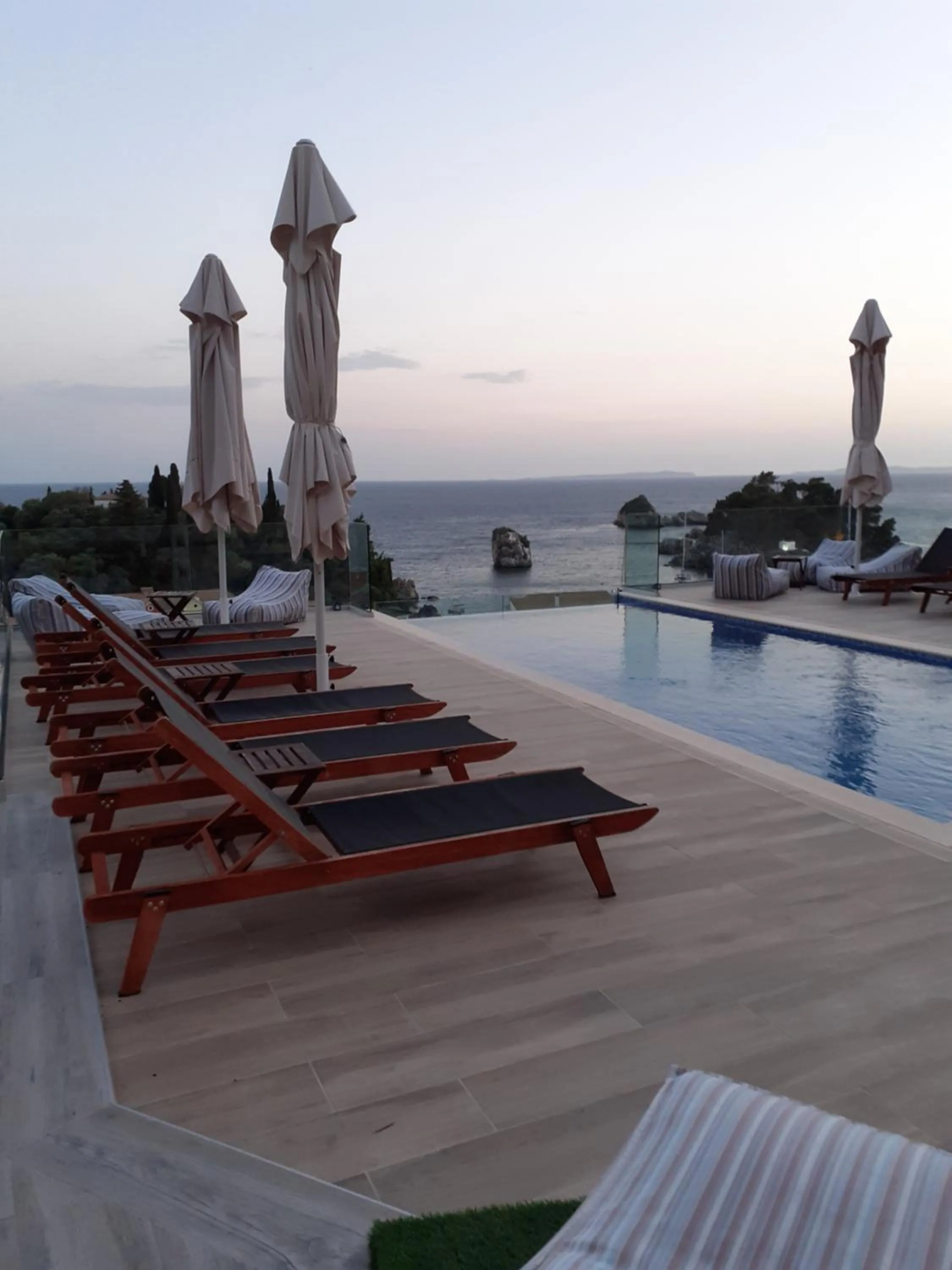 Swimming pool in Agnanti