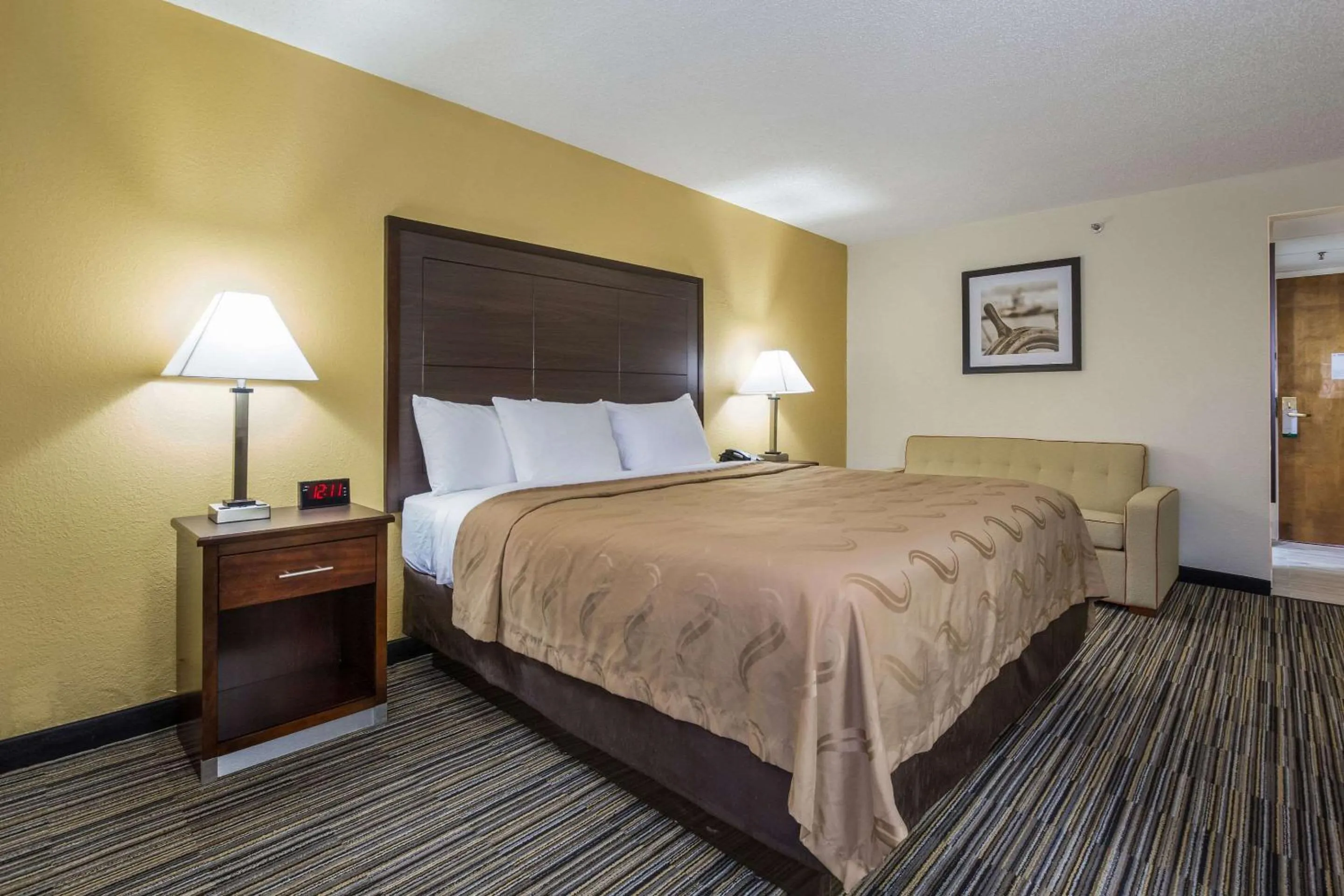 Photo of the whole room, Bed in Quality Inn Grayville