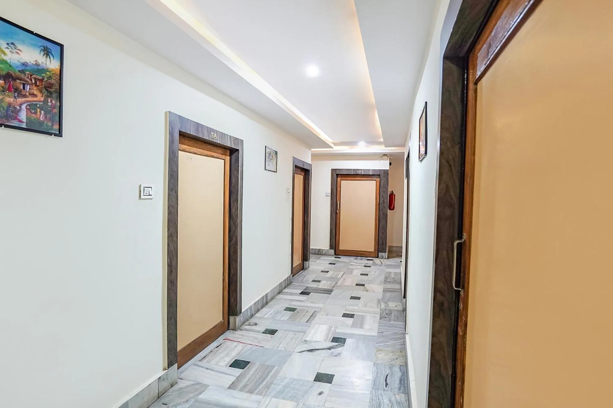 Lobby or reception in FabHotel New Shanti