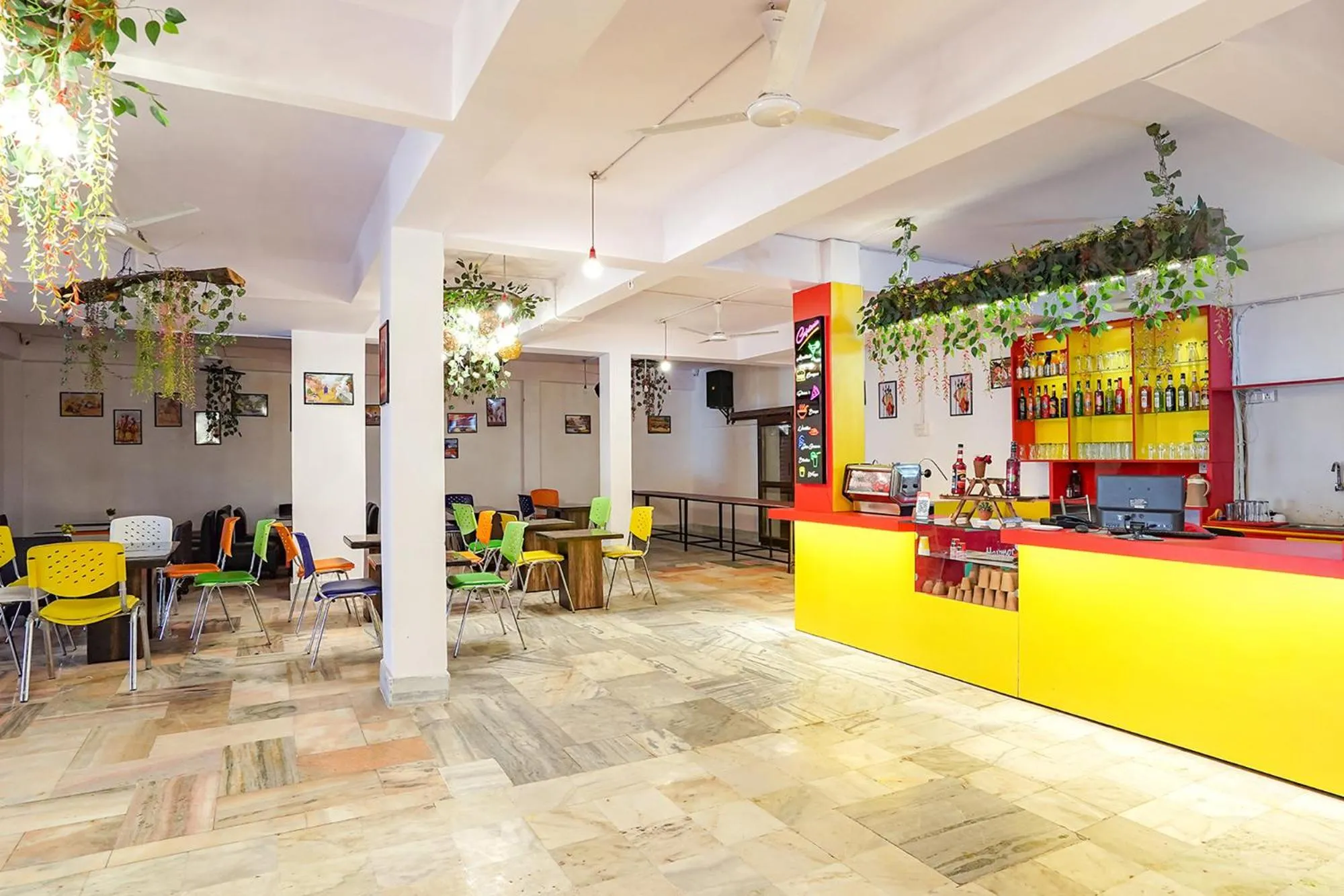 Restaurant/places to eat in FabHotel New Shanti