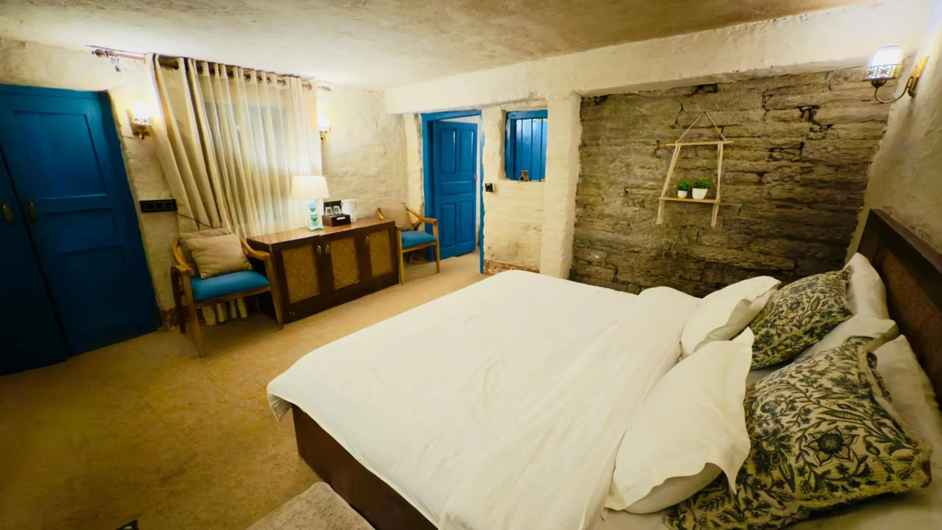 Family Suite - single occupancy in SHIVAYA since 1953 Family Suite - single occupancy in SHIVAYA since 1953