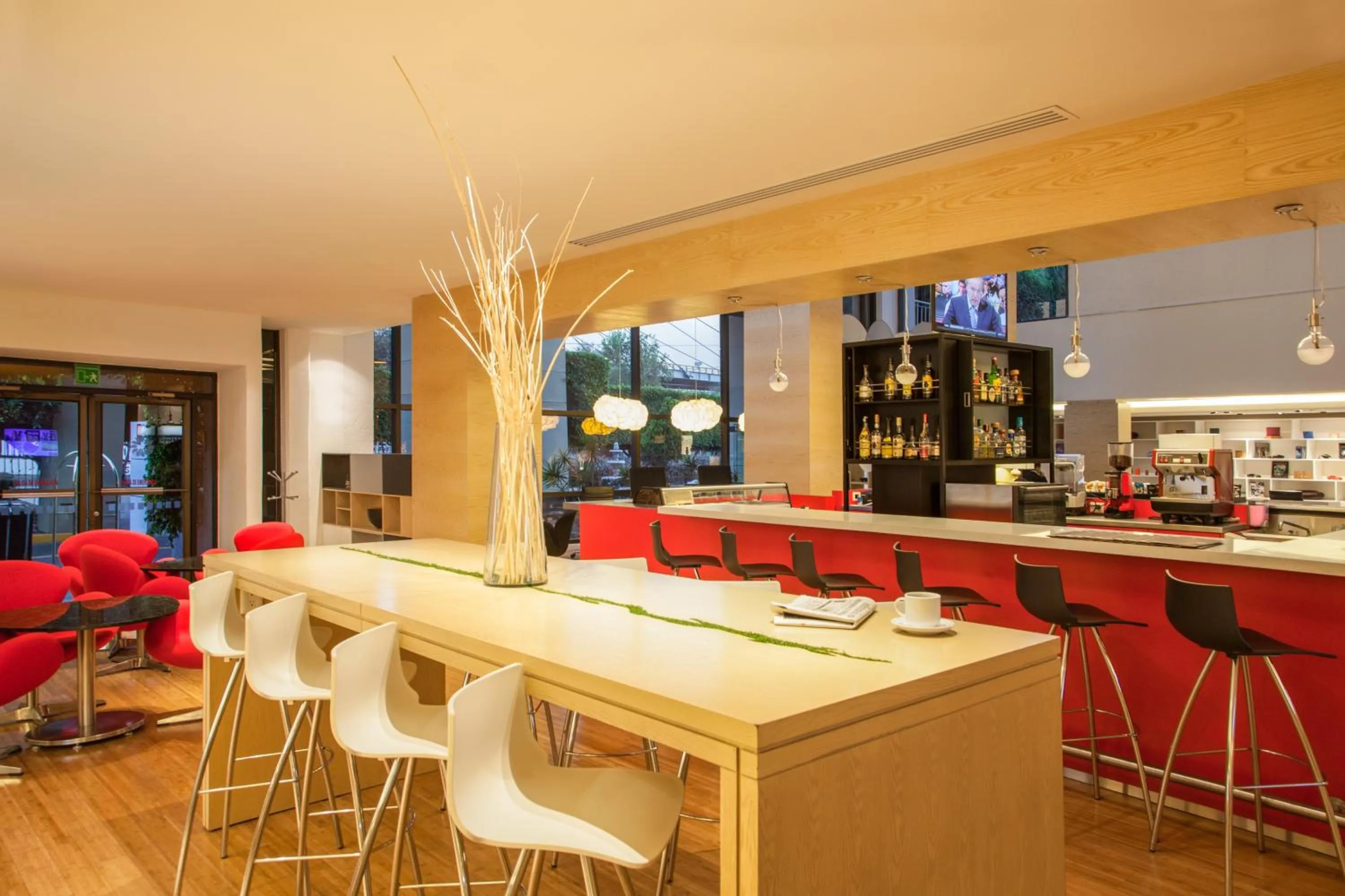 Lounge or bar in Fiesta Inn Ciudad de México Aeropuerto