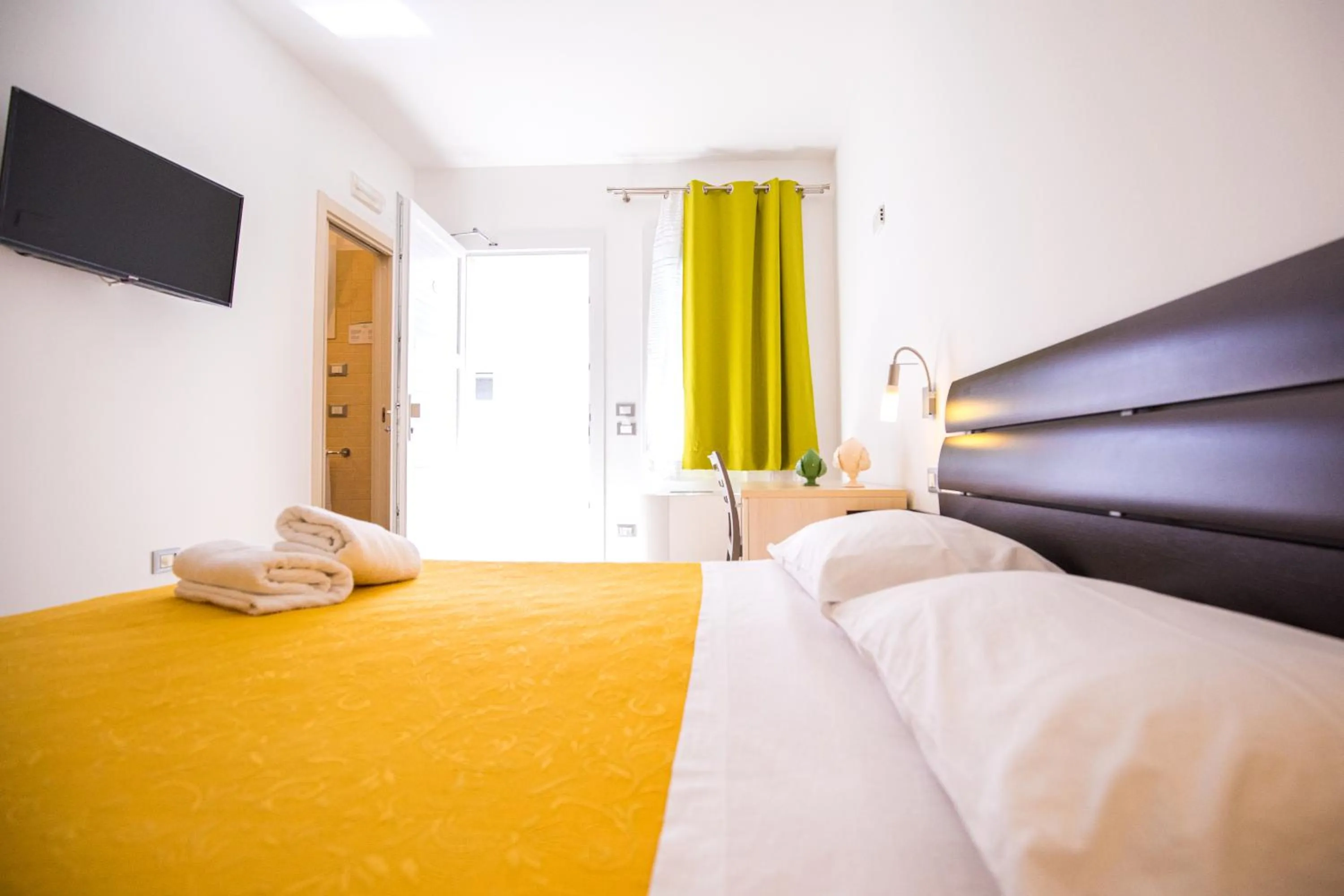 TV and multimedia, Bed in Donnosanto Residence Torre Santa Sabina