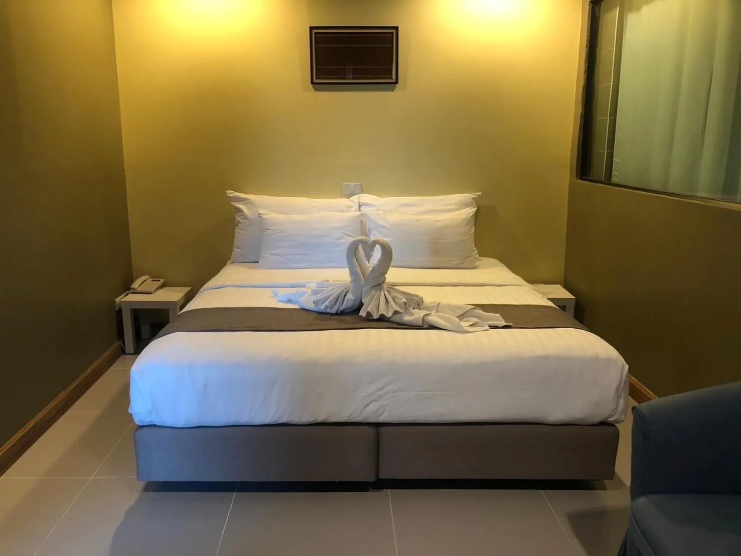 Photo of the whole room, Bed in Work Den Chiangrai