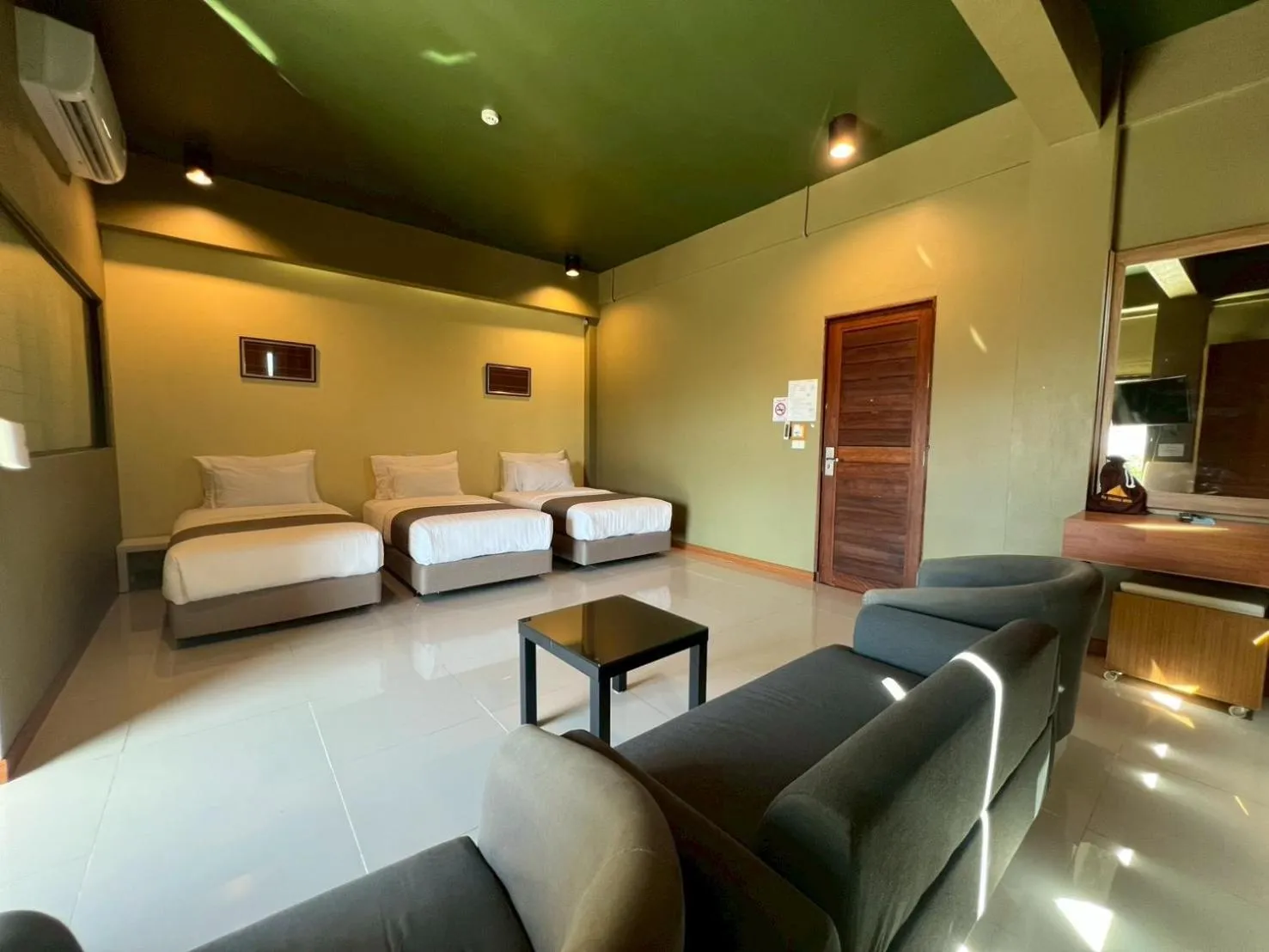 Photo of the whole room, Bed in Work Den Chiangrai