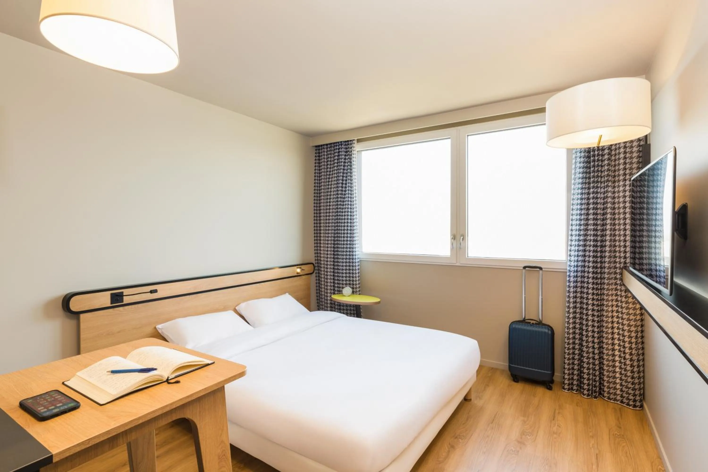 Bedroom, Bed in Aparthotel Adagio access Palaiseau Saclay