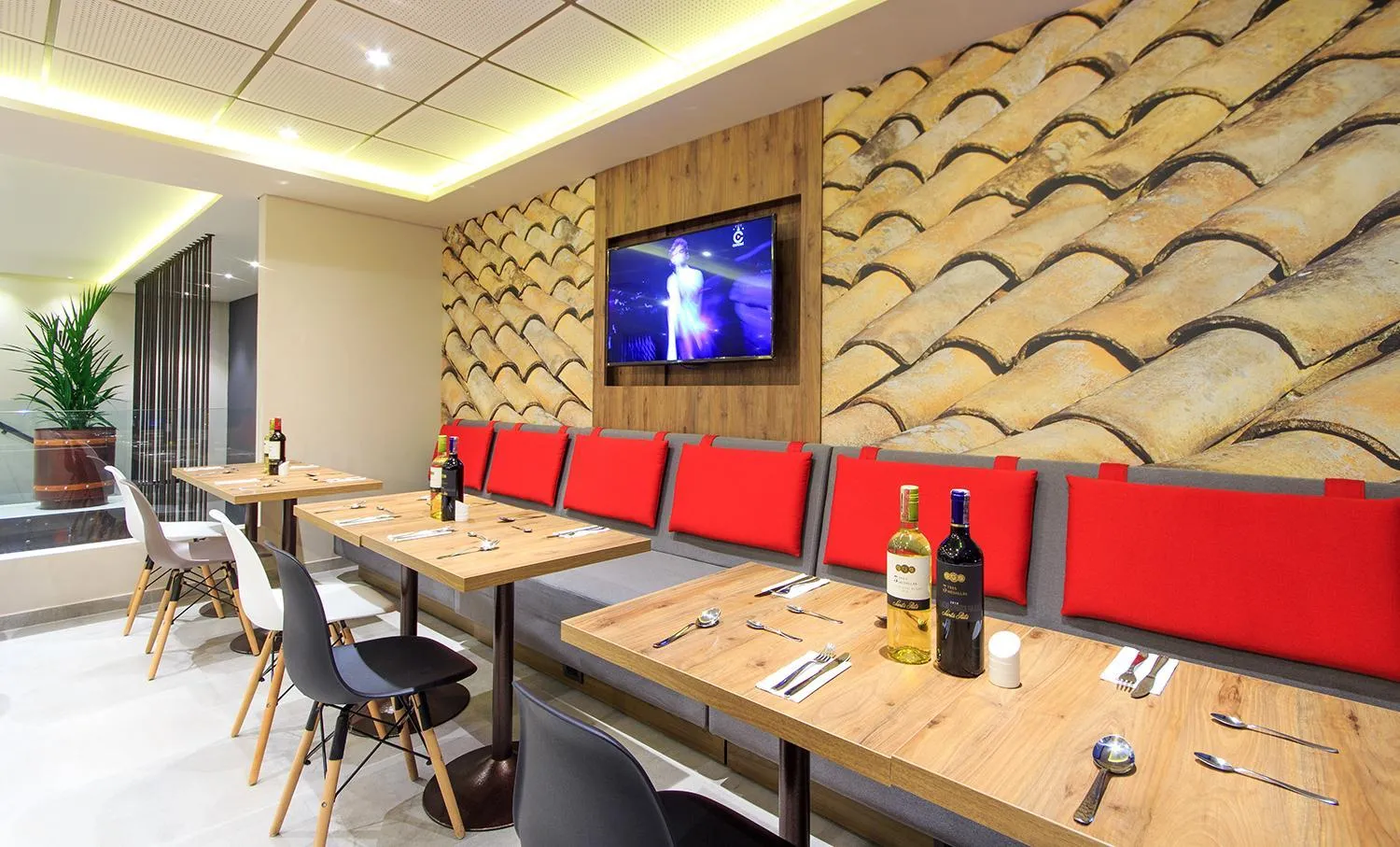 Restaurant/places to eat in ibis Cucuta
