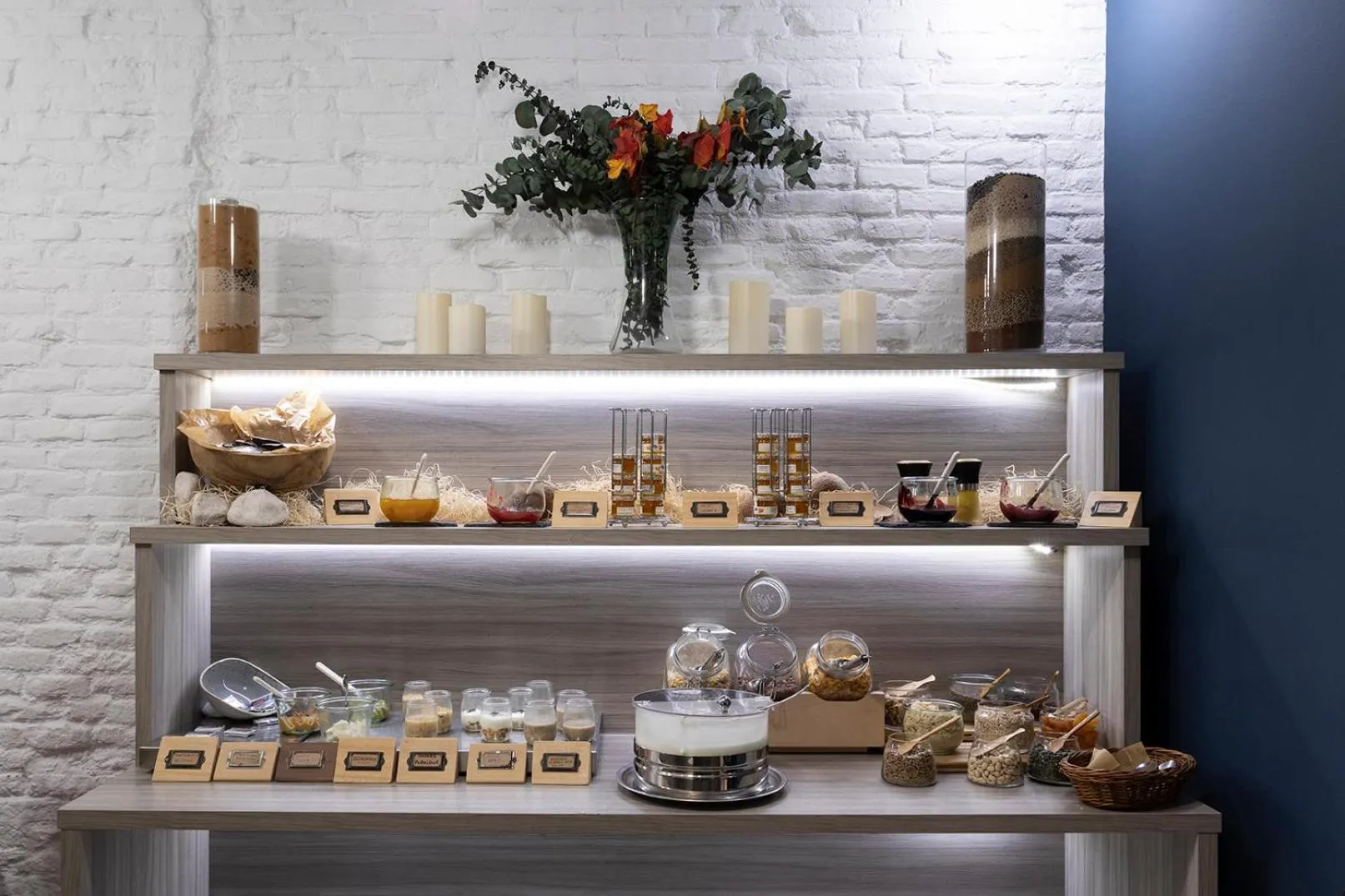 Breakfast in Petit Palace Lealtad Plaza