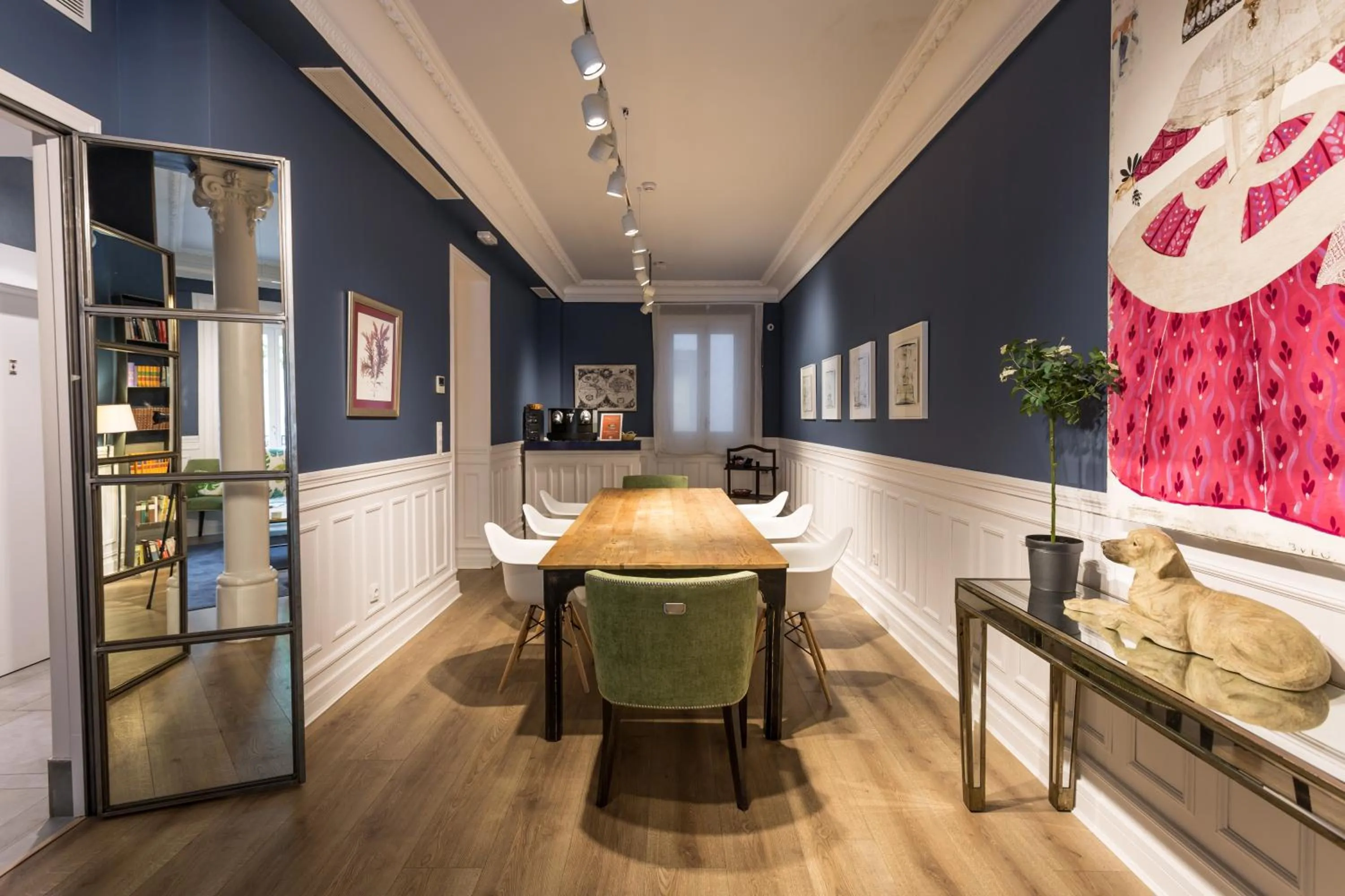 Communal lounge/ TV room in Petit Palace Lealtad Plaza