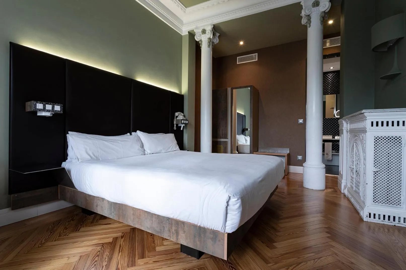 Bed in Petit Palace Lealtad Plaza