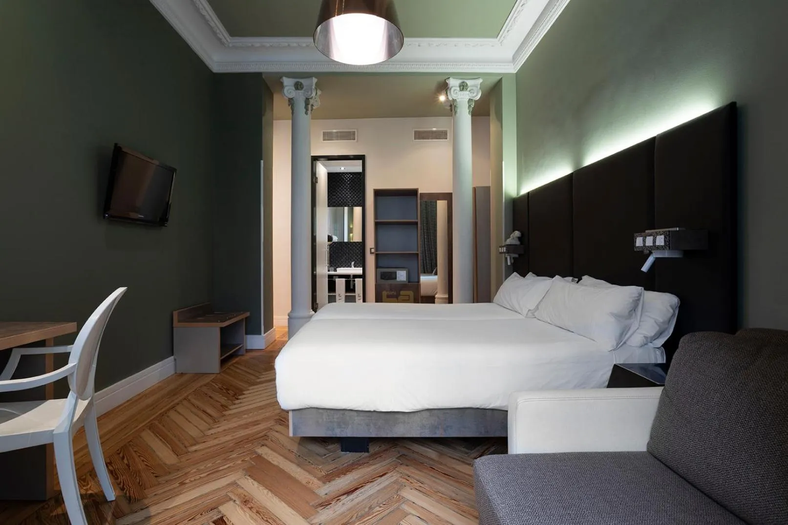 Decorative detail, Bed in Petit Palace Lealtad Plaza