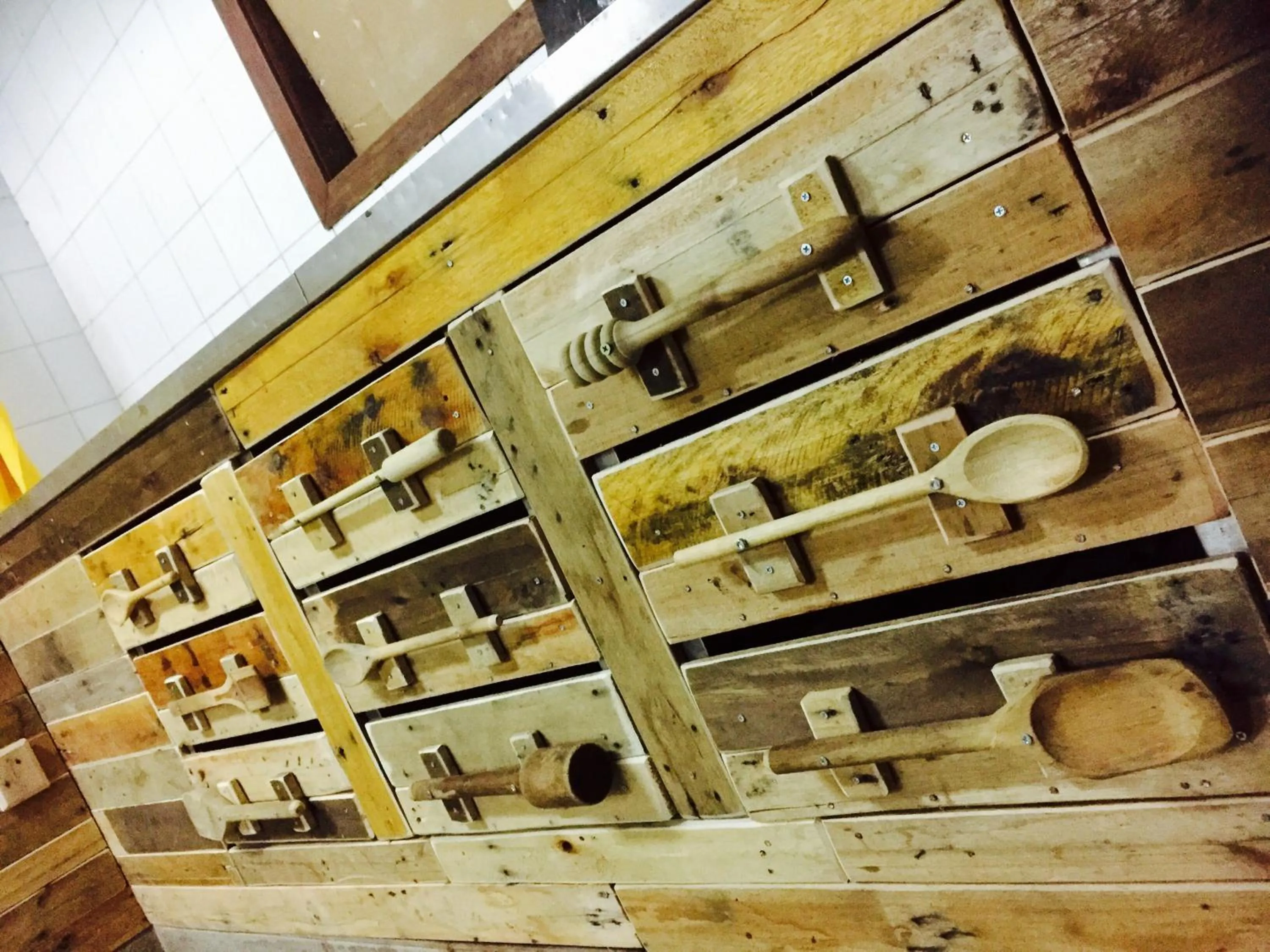 Kitchen or kitchenette in The Eco Palace Hostel