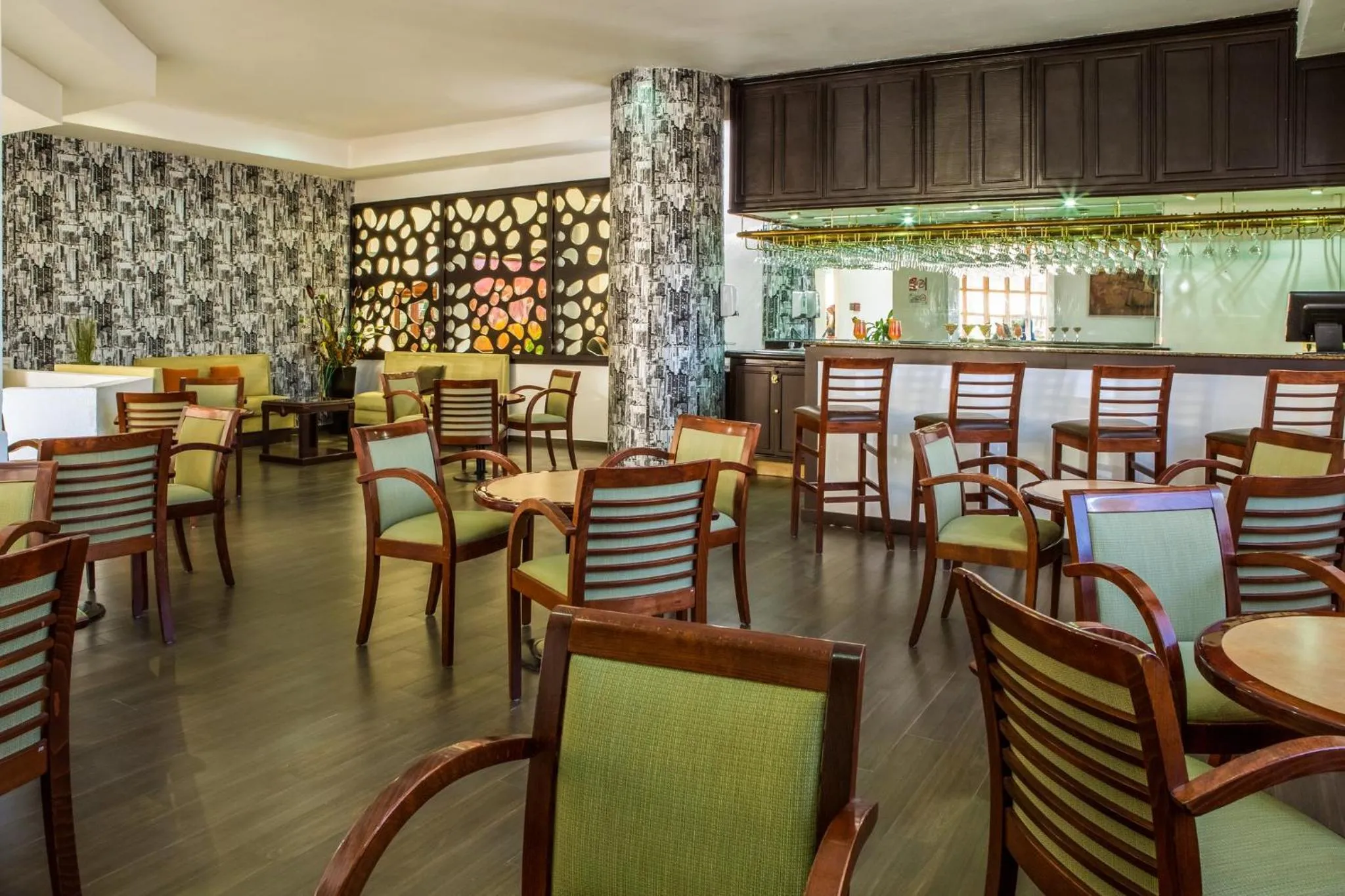 Lounge or bar in Fiesta Inn Express Chihuahua