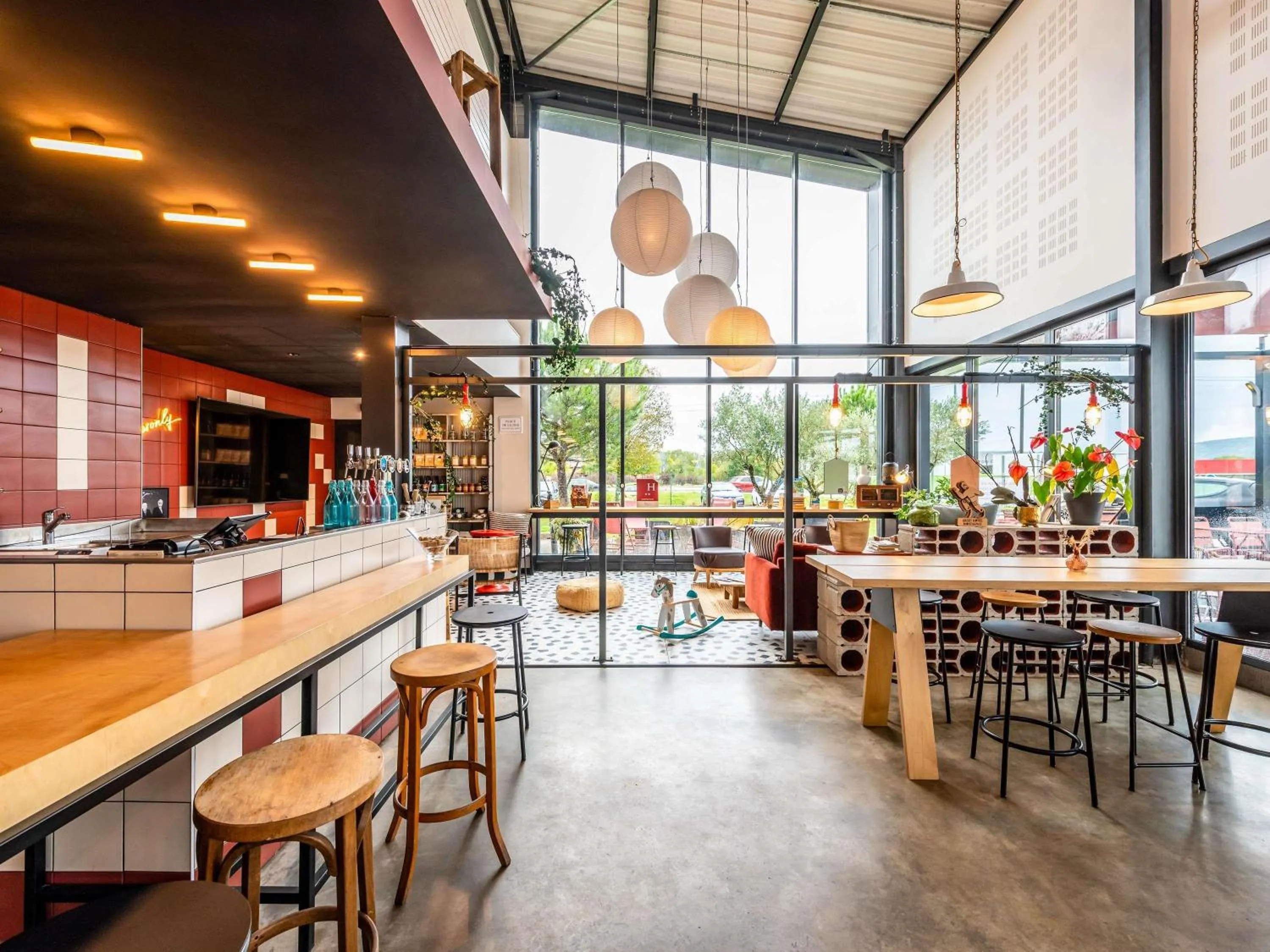 Property building in Greet hotel Bourg-en-Bresse Sud Montagnat